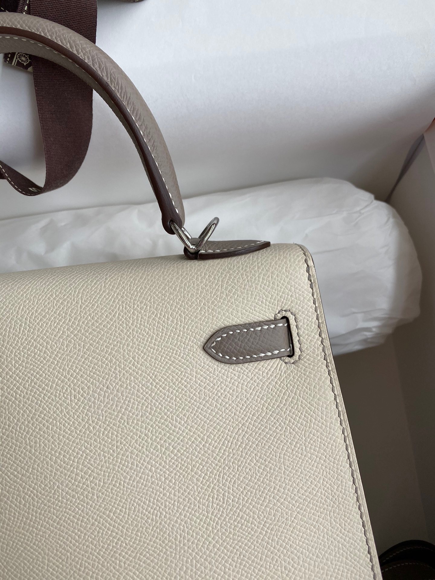 H**mes kelly sellier 25 bicolor bag in craie and gris asphalt epsom calfskin
