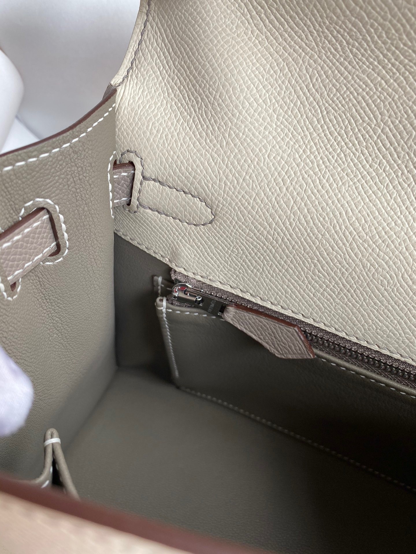 H**mes kelly sellier 25 bicolor bag in craie and gris asphalt epsom calfskin