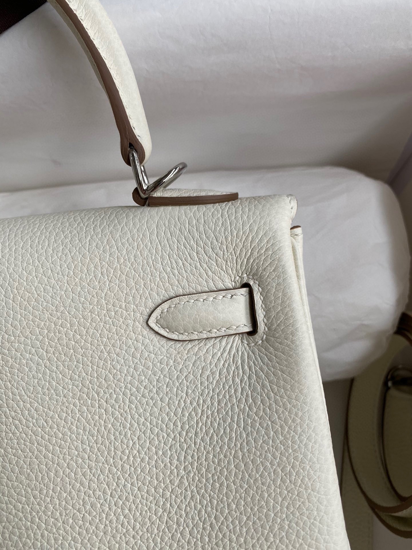 H**mes kelly retourne 25 handmade bag in mushroom clemence leather