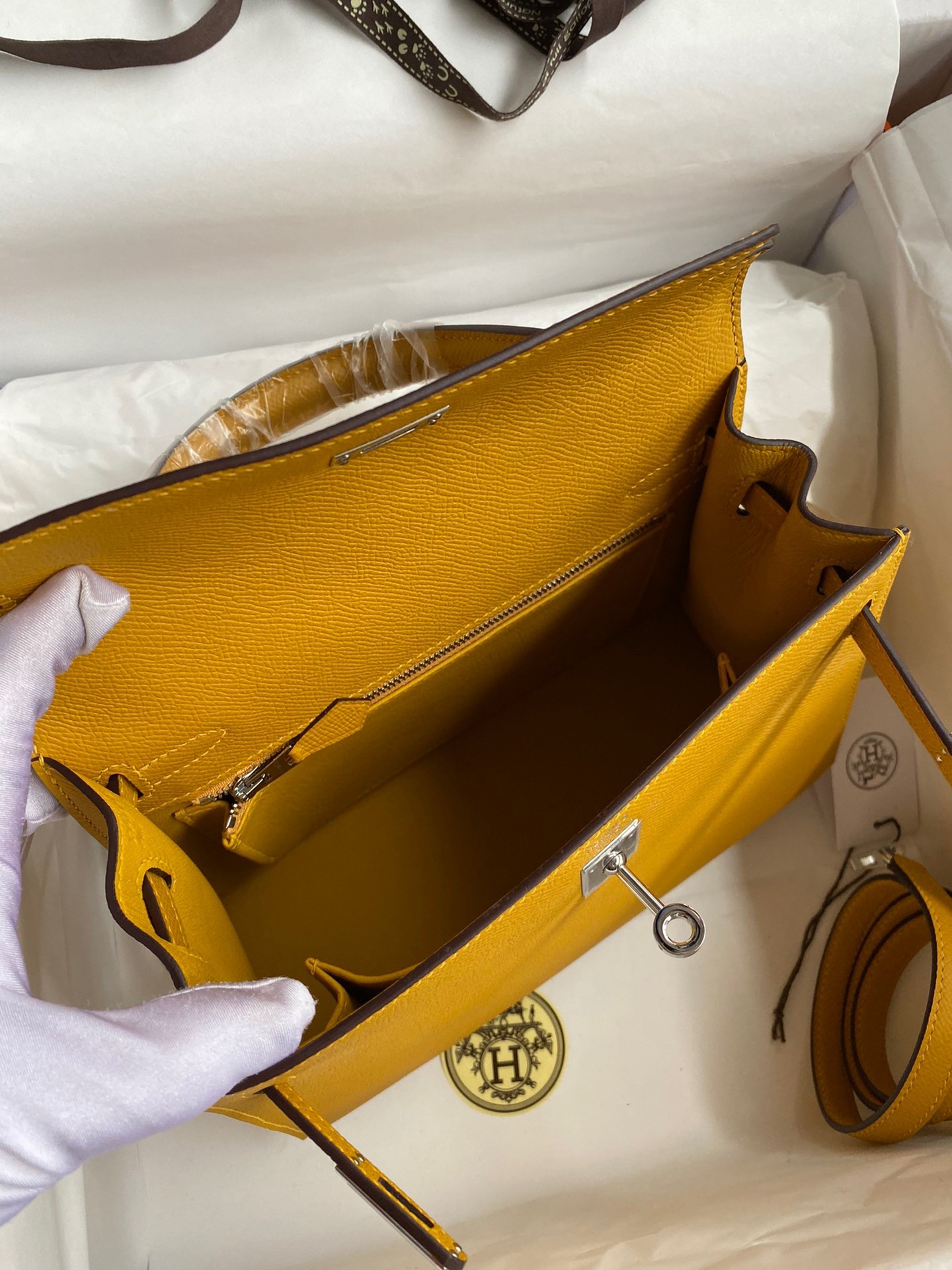 H**mes kelly sellier 25 handmade bag in jaune ambre epsom calfskin