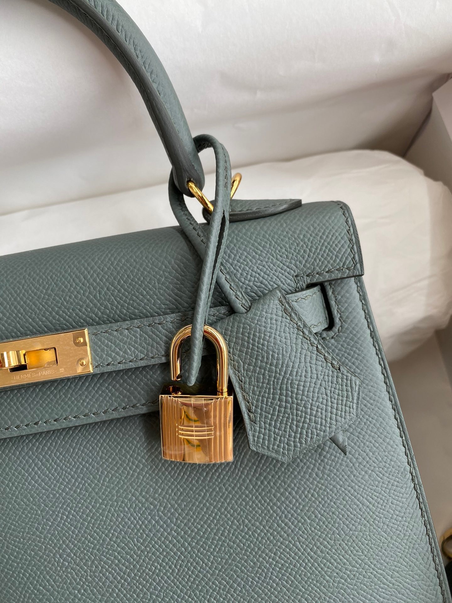 H**mes kelly sellier 25 handmade bag in vert amande epsom calfskin