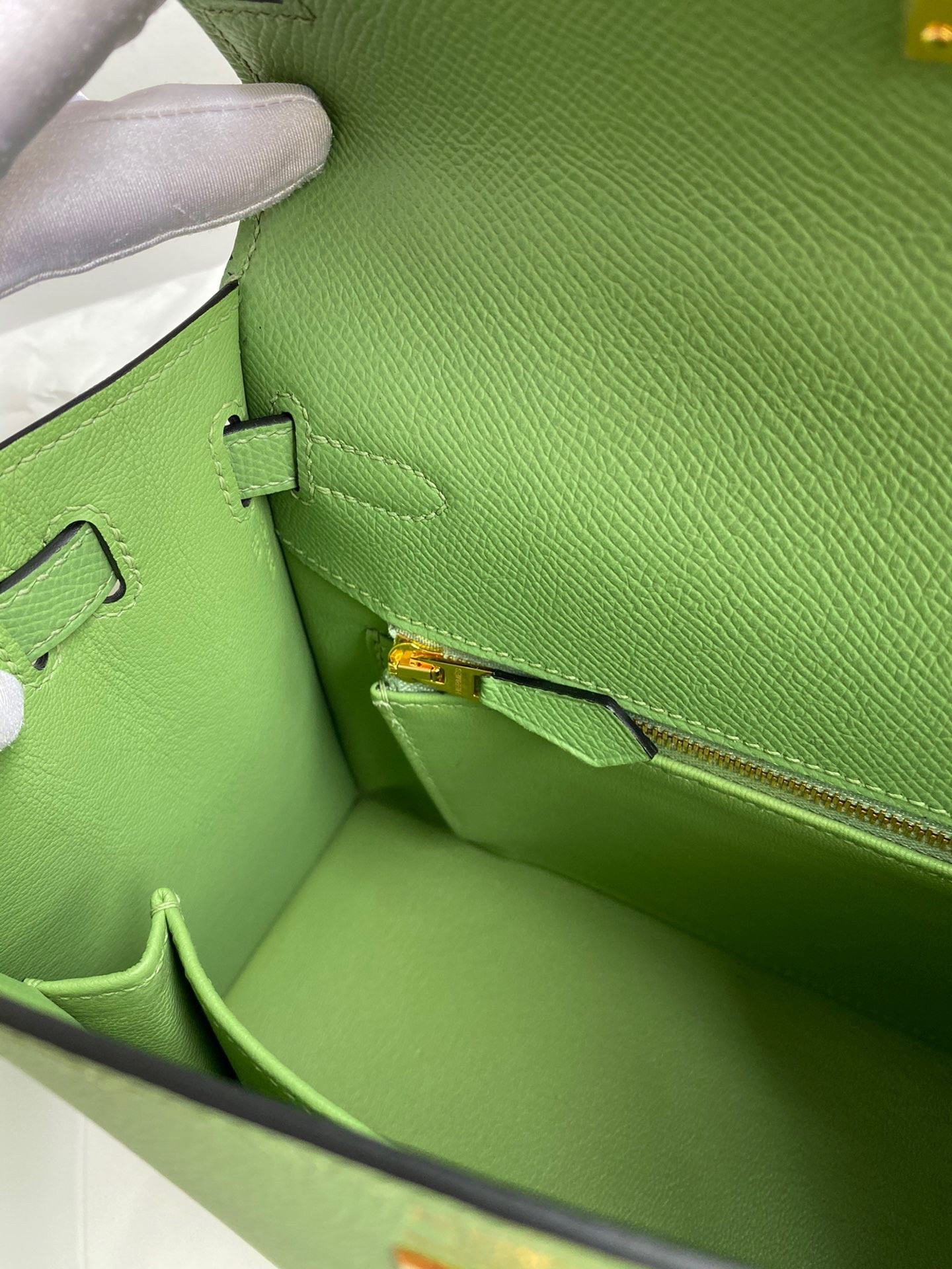 H**mes kelly sellier 25 handmade bag in vert criquet epsom calfskin