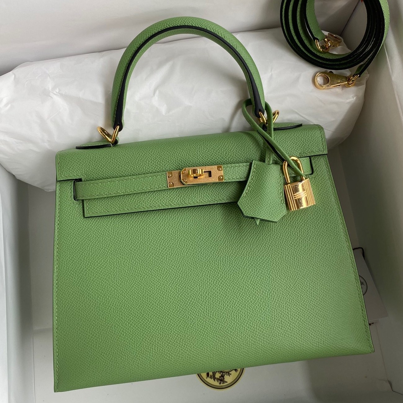 H**mes kelly sellier 25 handmade bag in vert criquet epsom calfskin