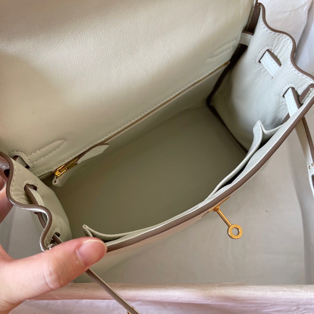 H**mes kelly retourne 25 handmade bag in craie swift calfskin