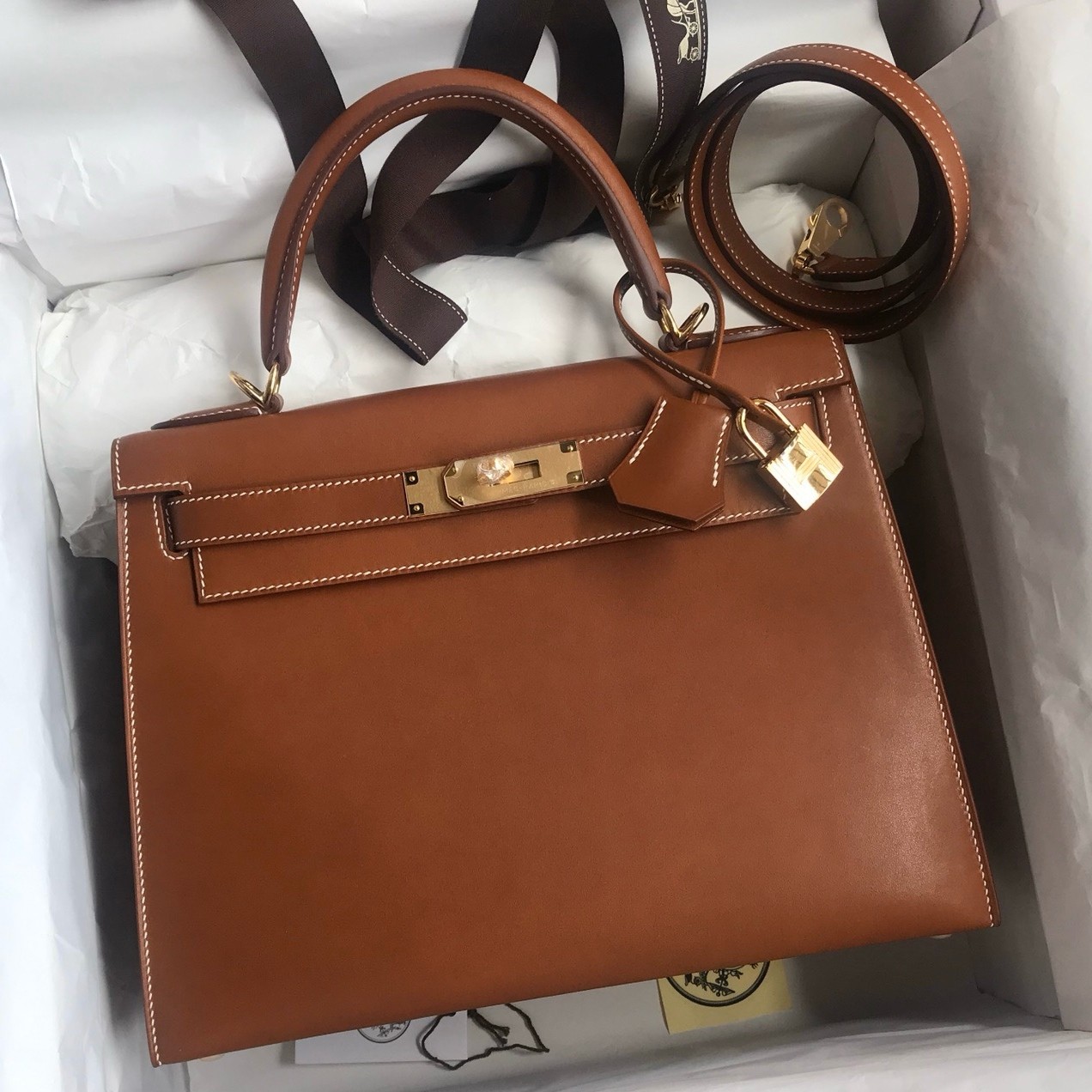 H**mes kelly sellier 28 handmade bag in gold barenia calfskin
