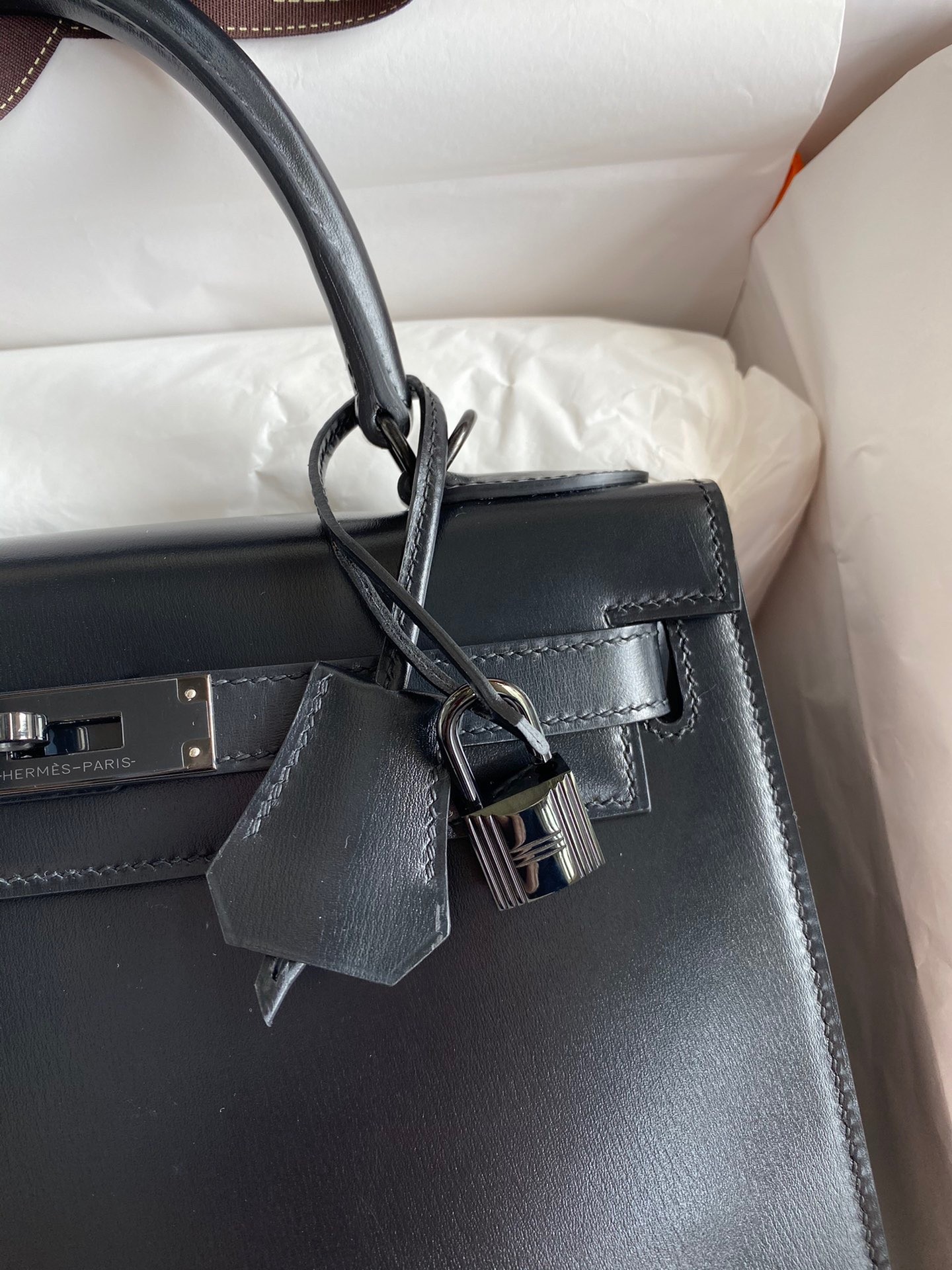 H**mes kelly sellier 28 handmade bag in black box calfskin