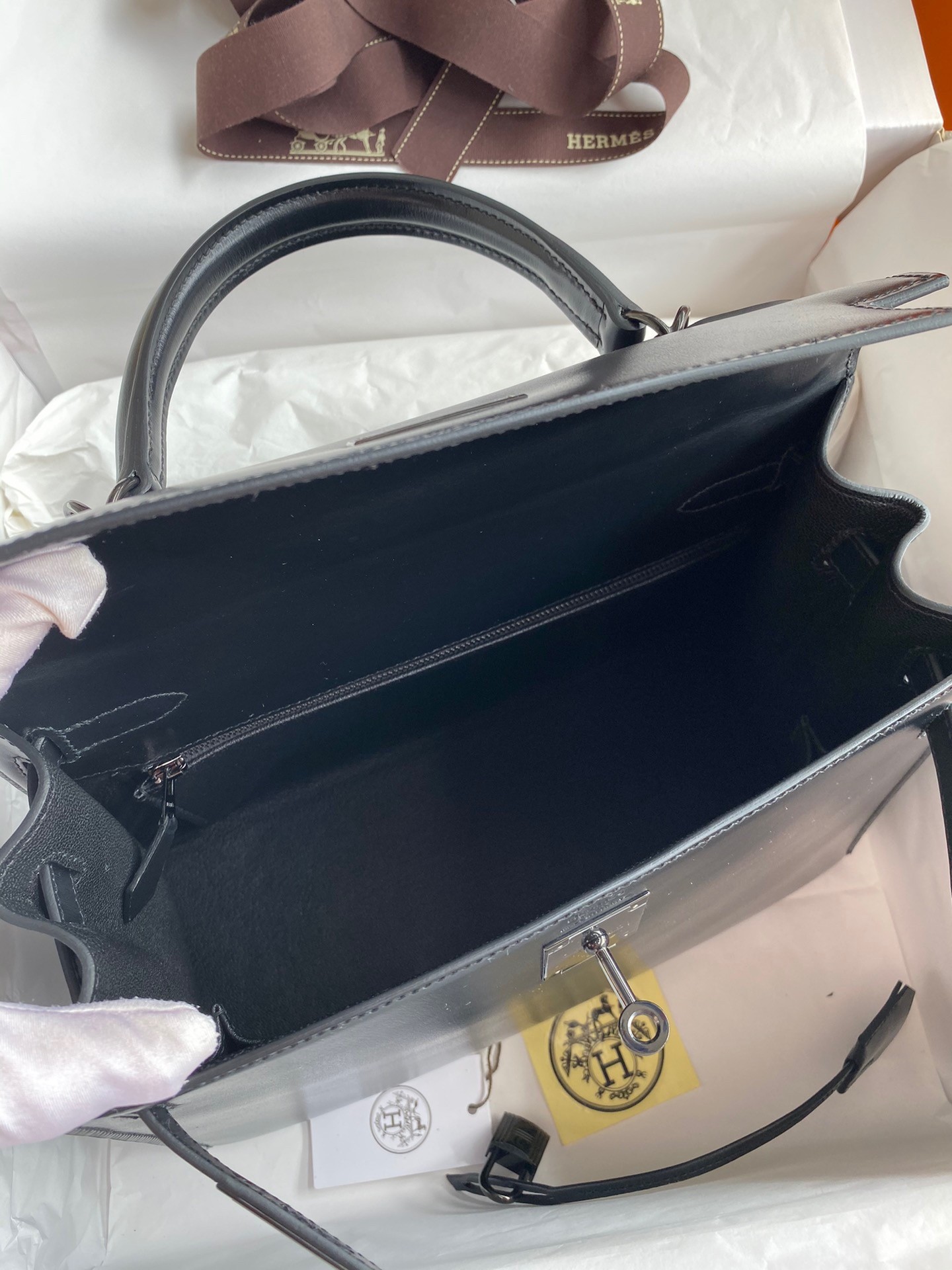 H**mes kelly sellier 28 handmade bag in black box calfskin
