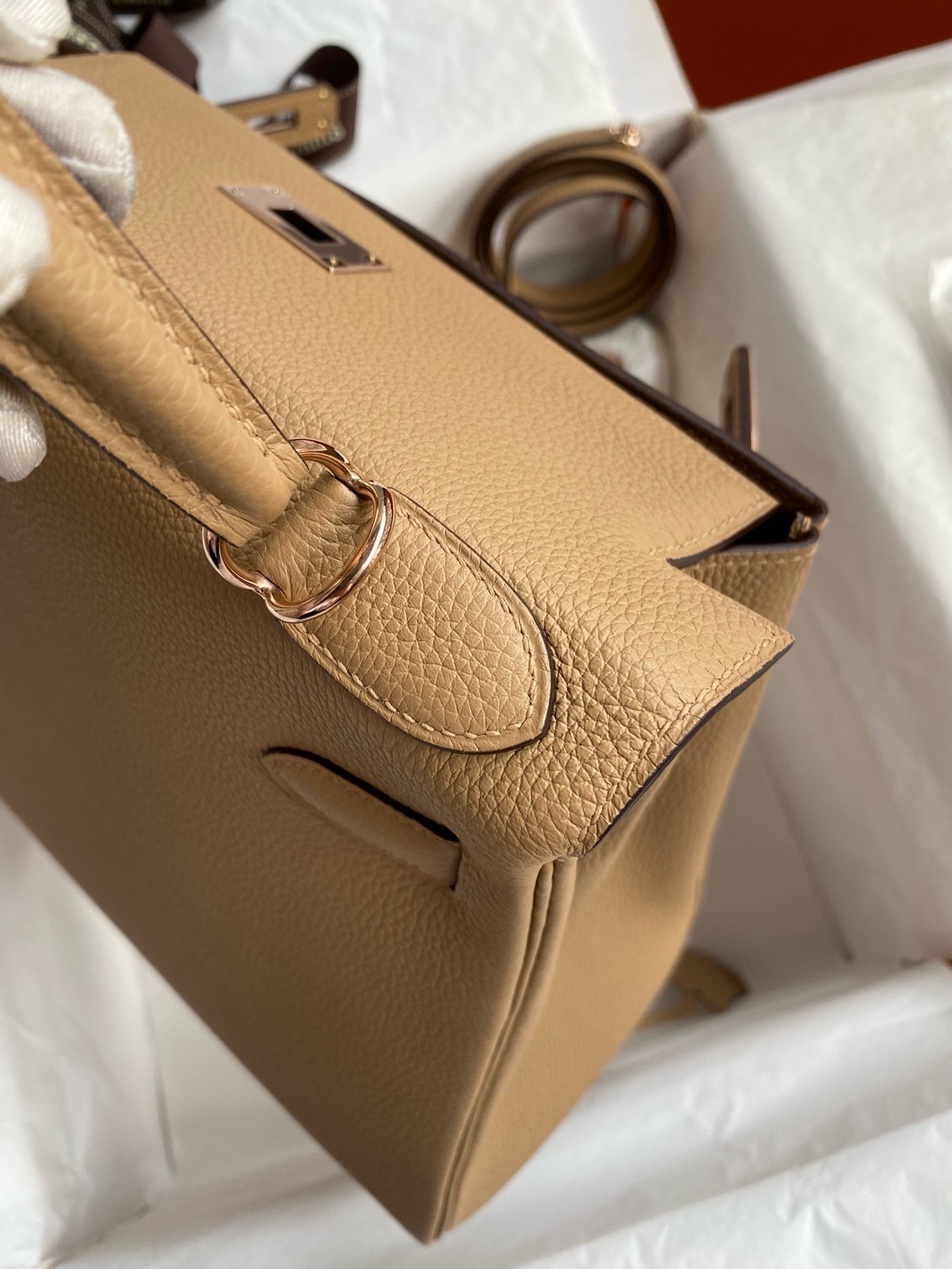 H**mes kelly retourne 28 handmade bag in chai clemence leather
