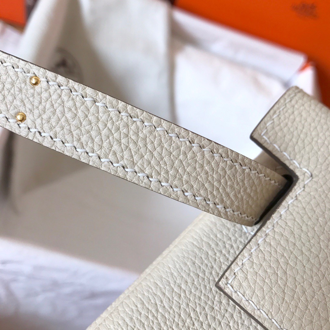 H**mes kelly retourne 28 handmade bag in craie clemence leather