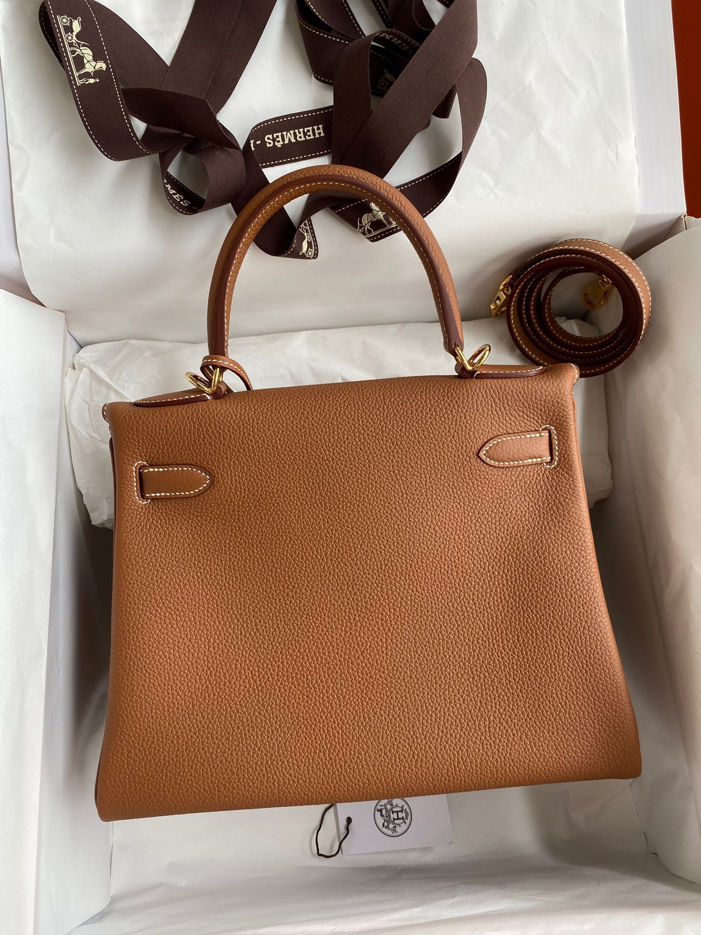 H**mes kelly retourne 28 handmade bag in gold clemence leather