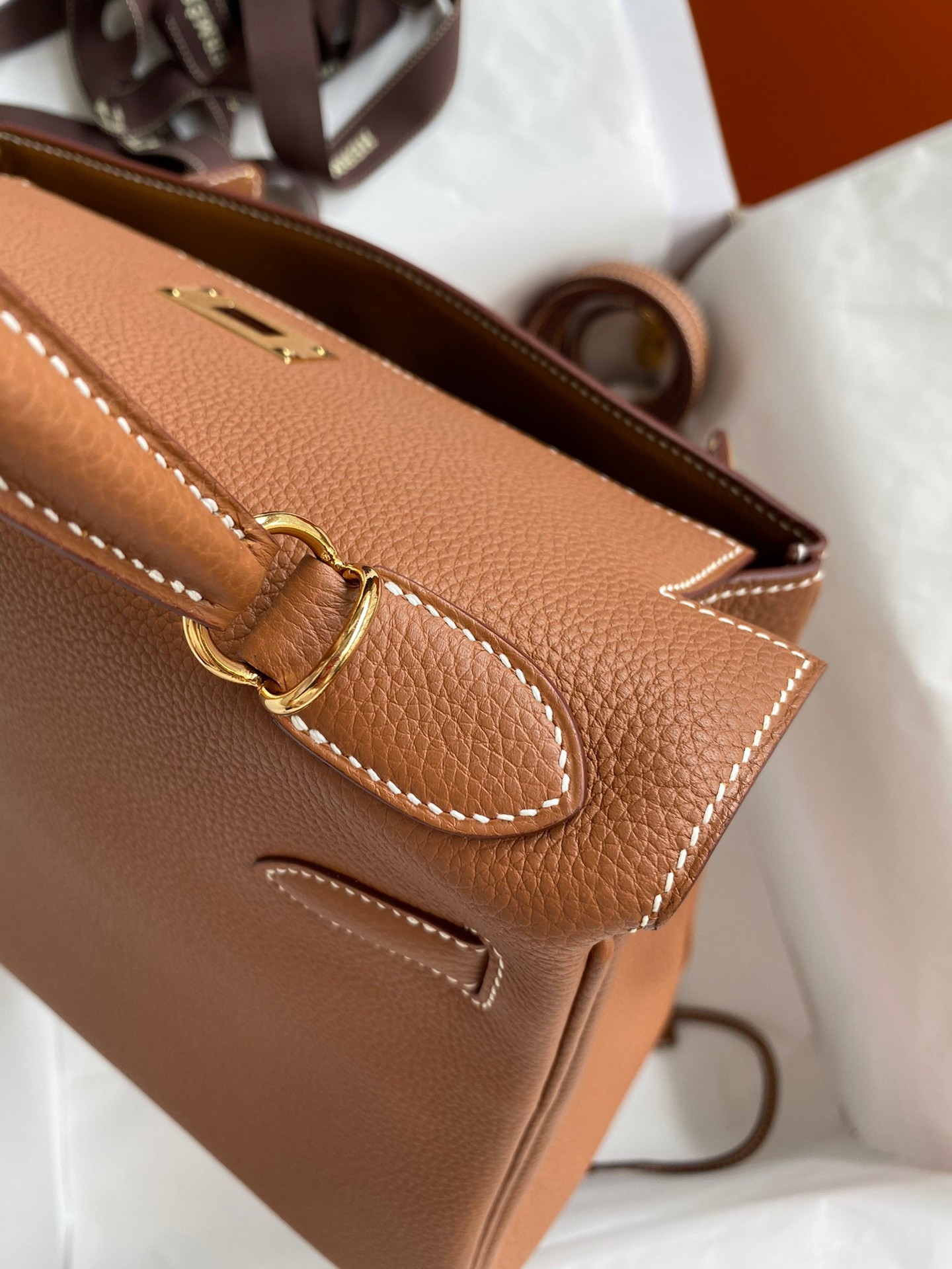 H**mes kelly retourne 28 handmade bag in gold clemence leather