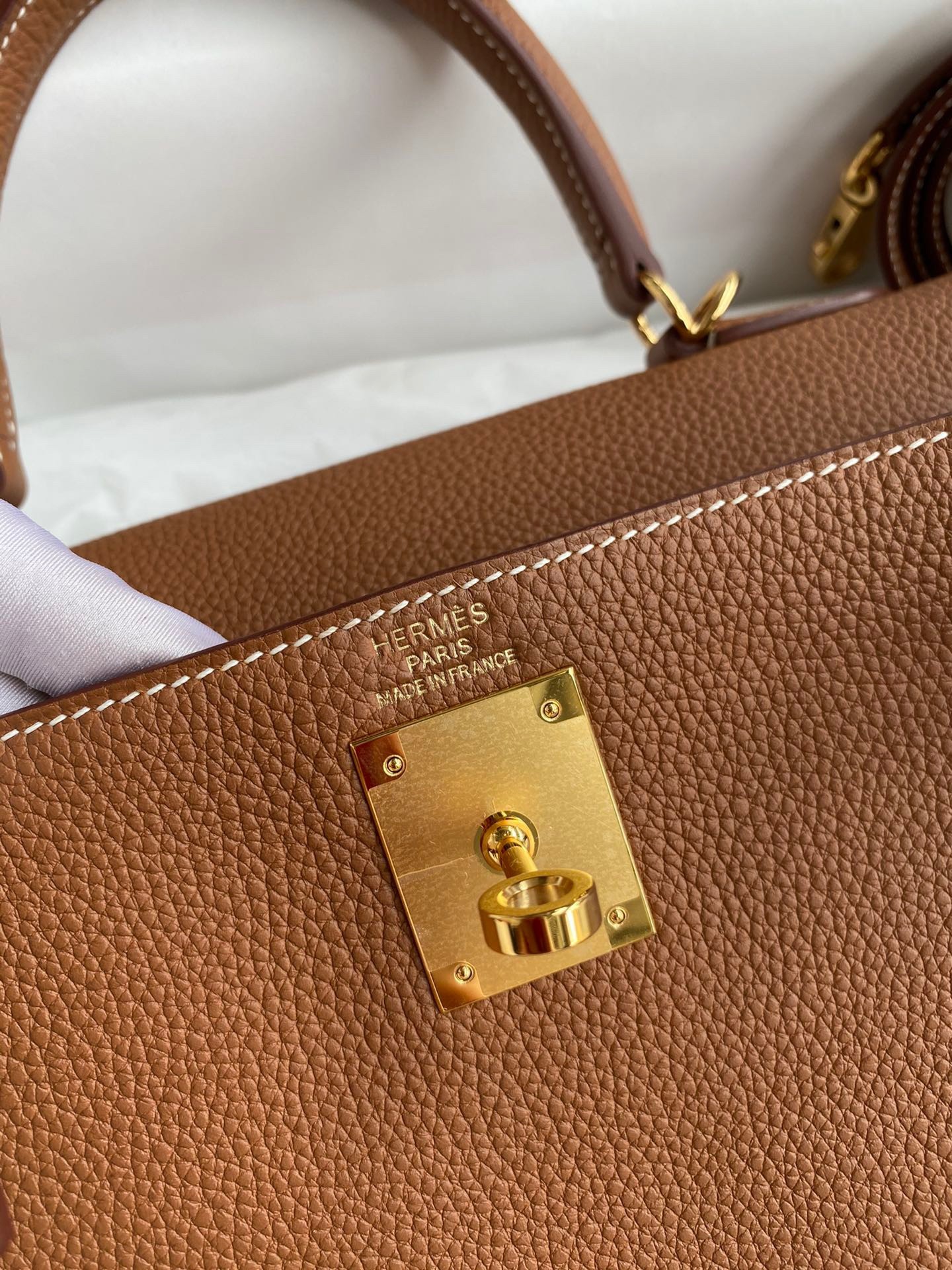 H**mes kelly retourne 28 handmade bag in gold clemence leather