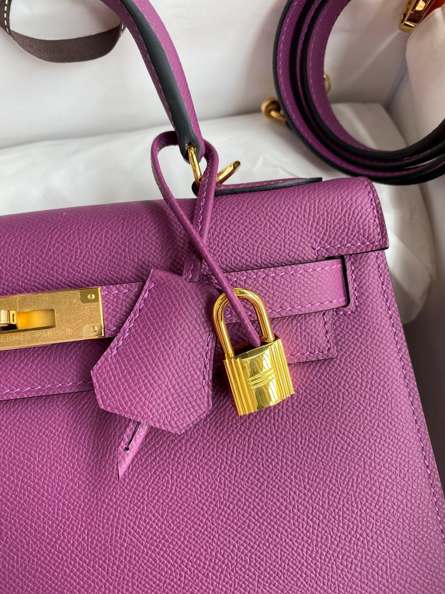 H**mes kelly sellier 28 handmade bag in anemone epsom calfskin