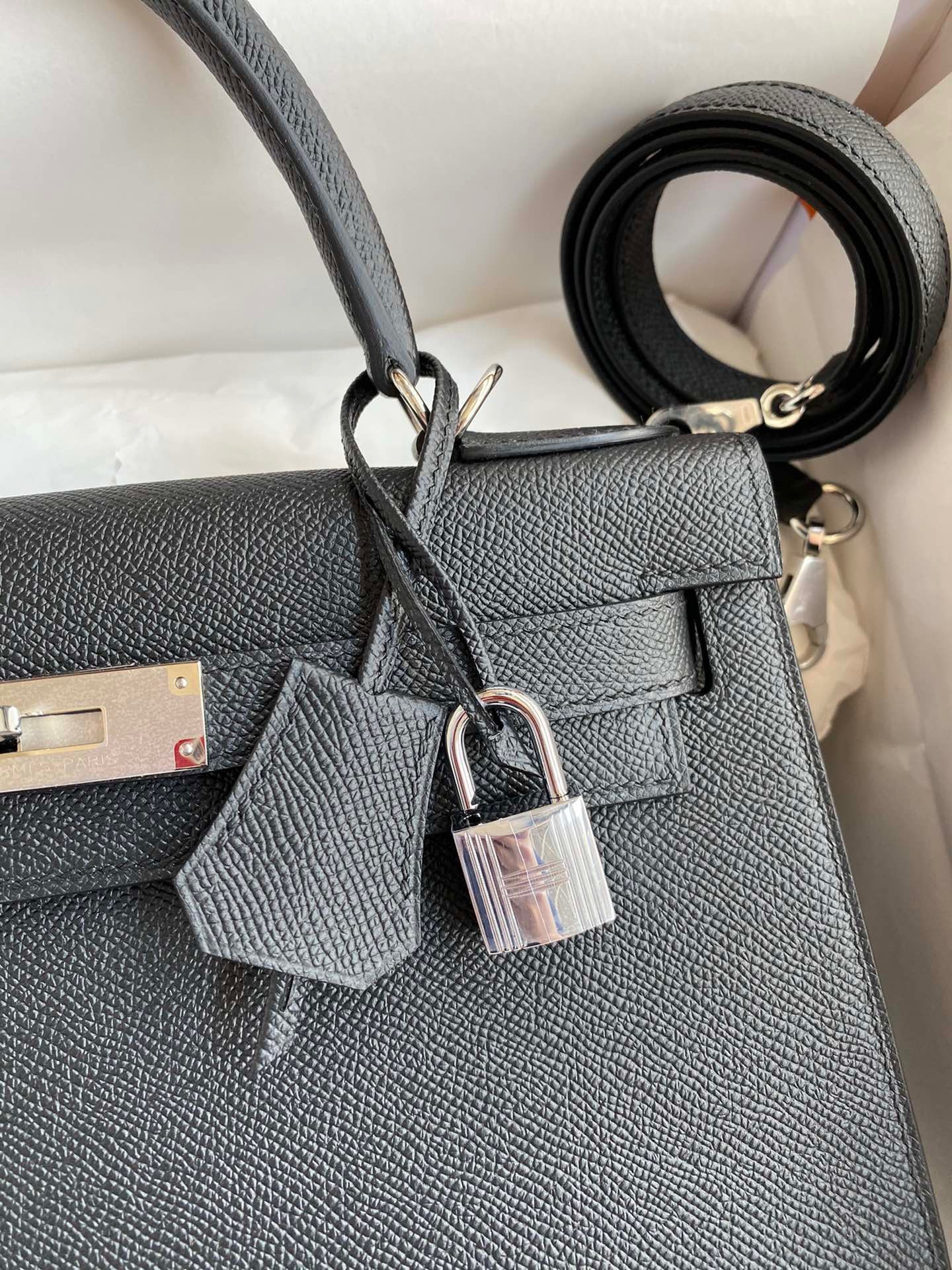 H**mes kelly sellier 28 handmade bag in black epsom calfskin