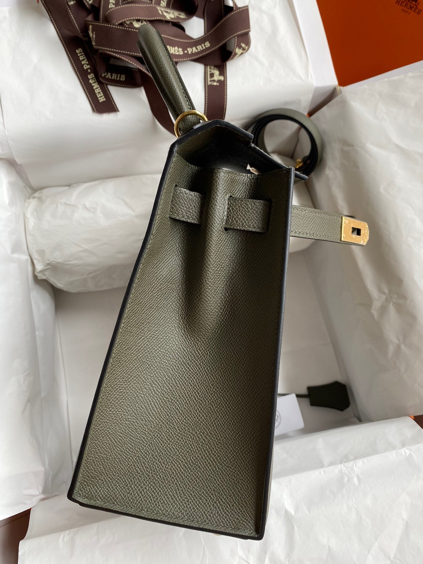 H**mes kelly sellier 28 handmade bag in vert de gris epsom calfskin