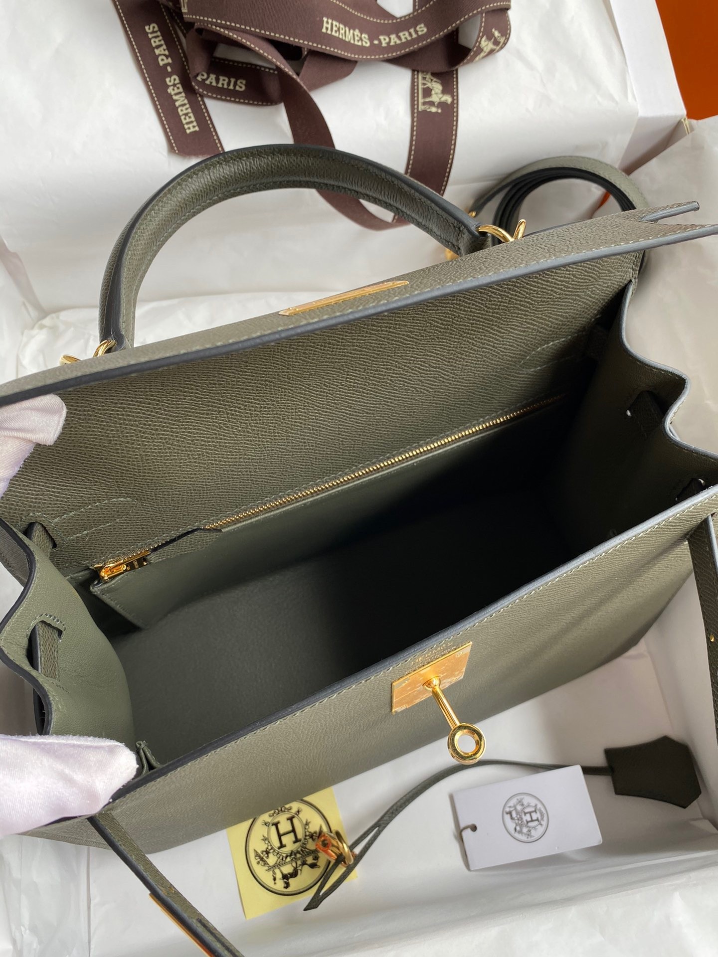 H**mes kelly sellier 28 handmade bag in vert de gris epsom calfskin