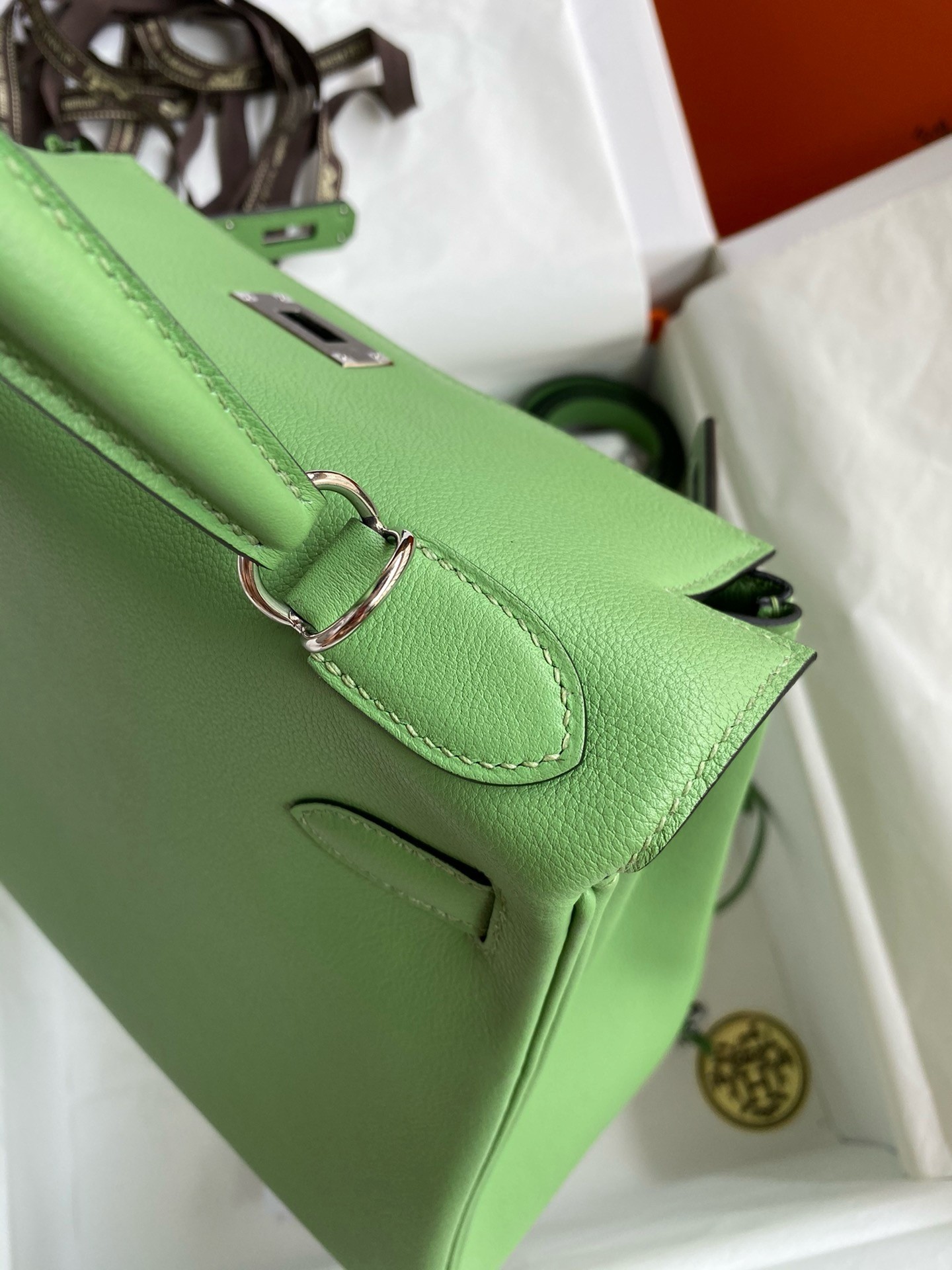 H**mes kelly retourne 28 handmade bag in vert criquet evercolor calfskin