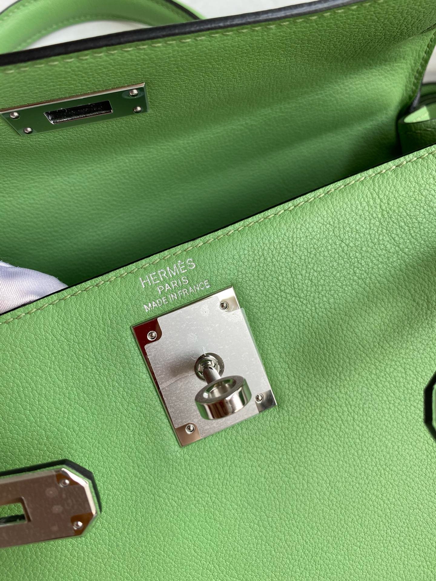 H**mes kelly retourne 28 handmade bag in vert criquet evercolor calfskin