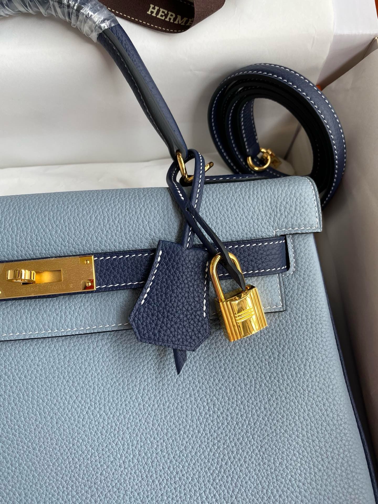 H**mes hss kelly 32 bicolor bag in blue lin and blue clemence leather