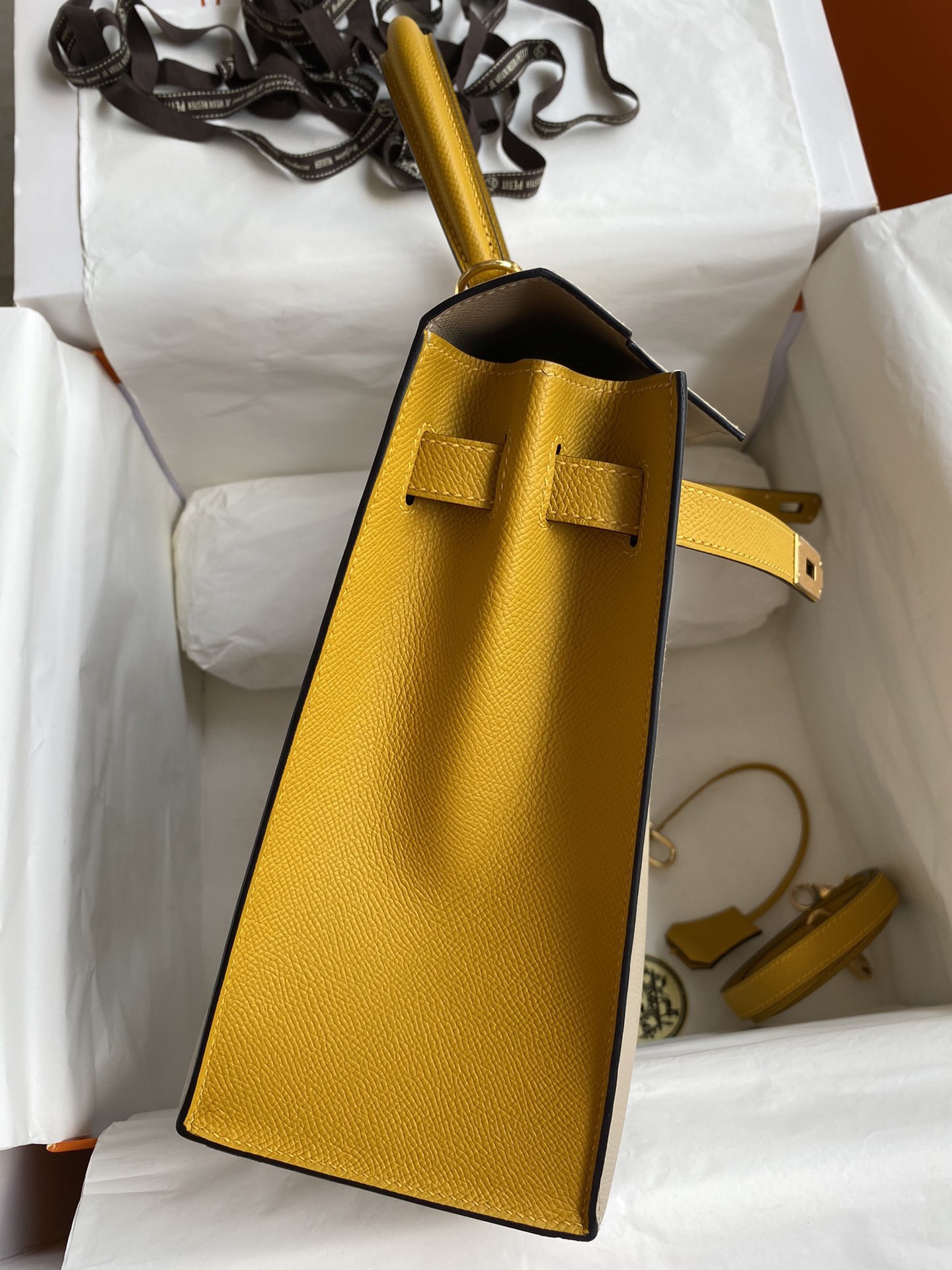 H**mes kelly sellier 32 bicolor bag in trench and yellow epsom calfskin
