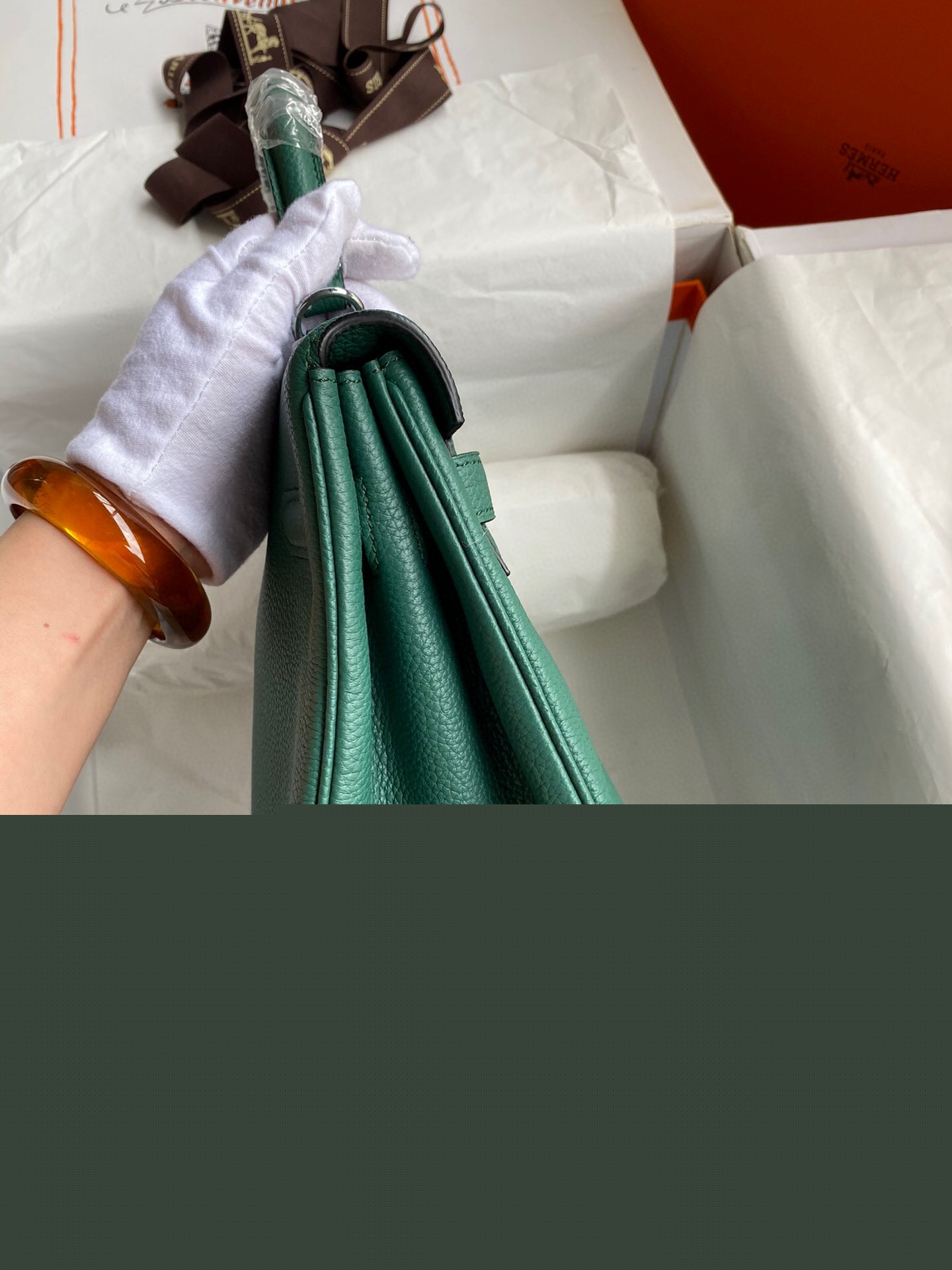 H**mes kelly retourne 32 handmade bag in malachite clemence leather