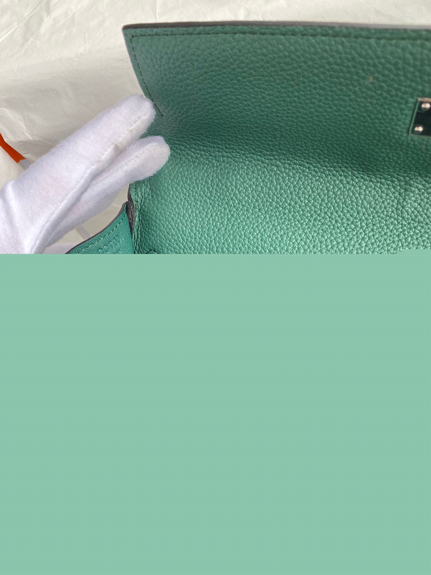 H**mes kelly retourne 32 handmade bag in malachite clemence leather