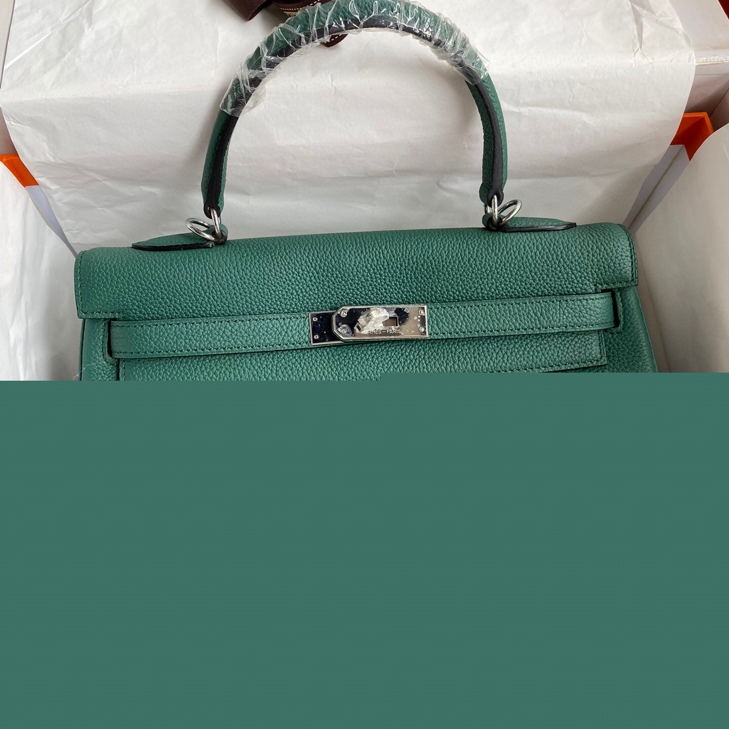 H**mes kelly retourne 32 handmade bag in malachite clemence leather
