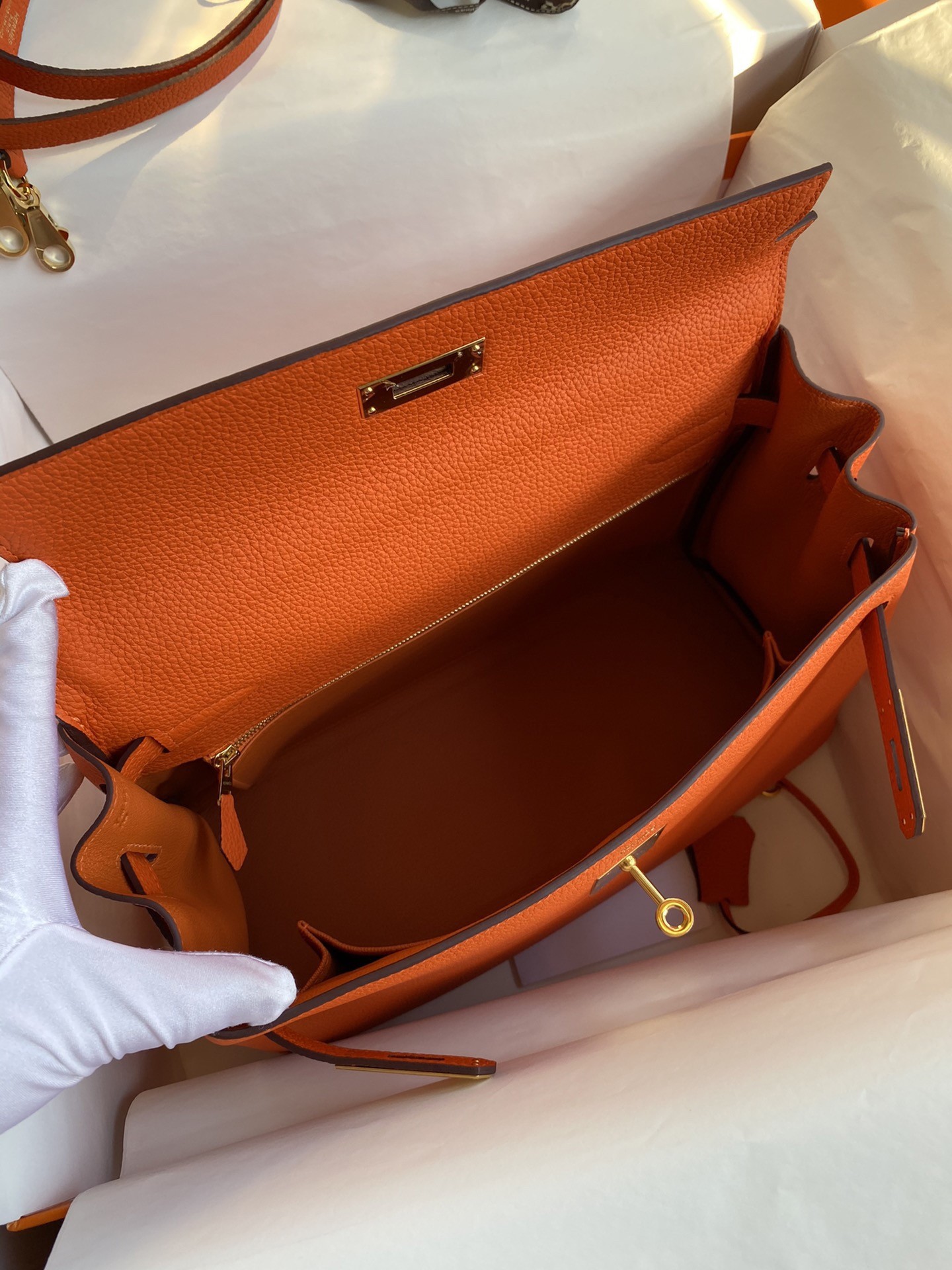 H**mes kelly retourne 32 handmade bag in orange clemence leather