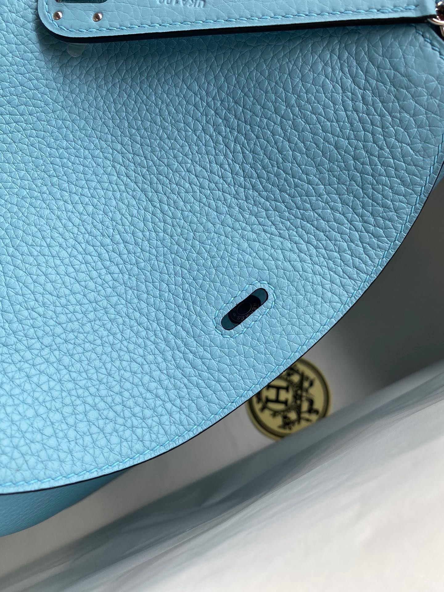 H**mes lindy 26 handmade bag in blue atoll clemence leather