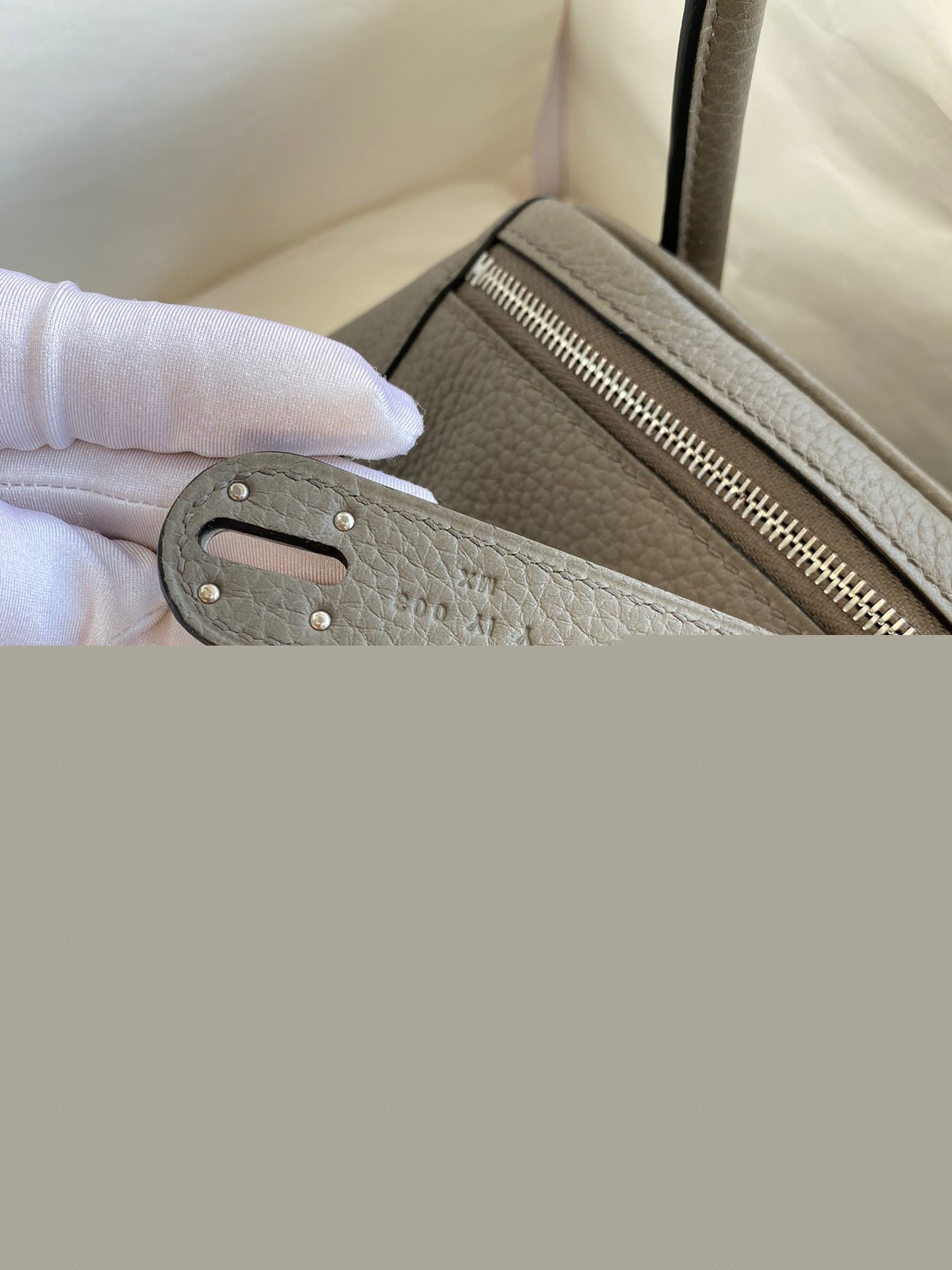 H**mes lindy 26 handmade bag in etain clemence leather