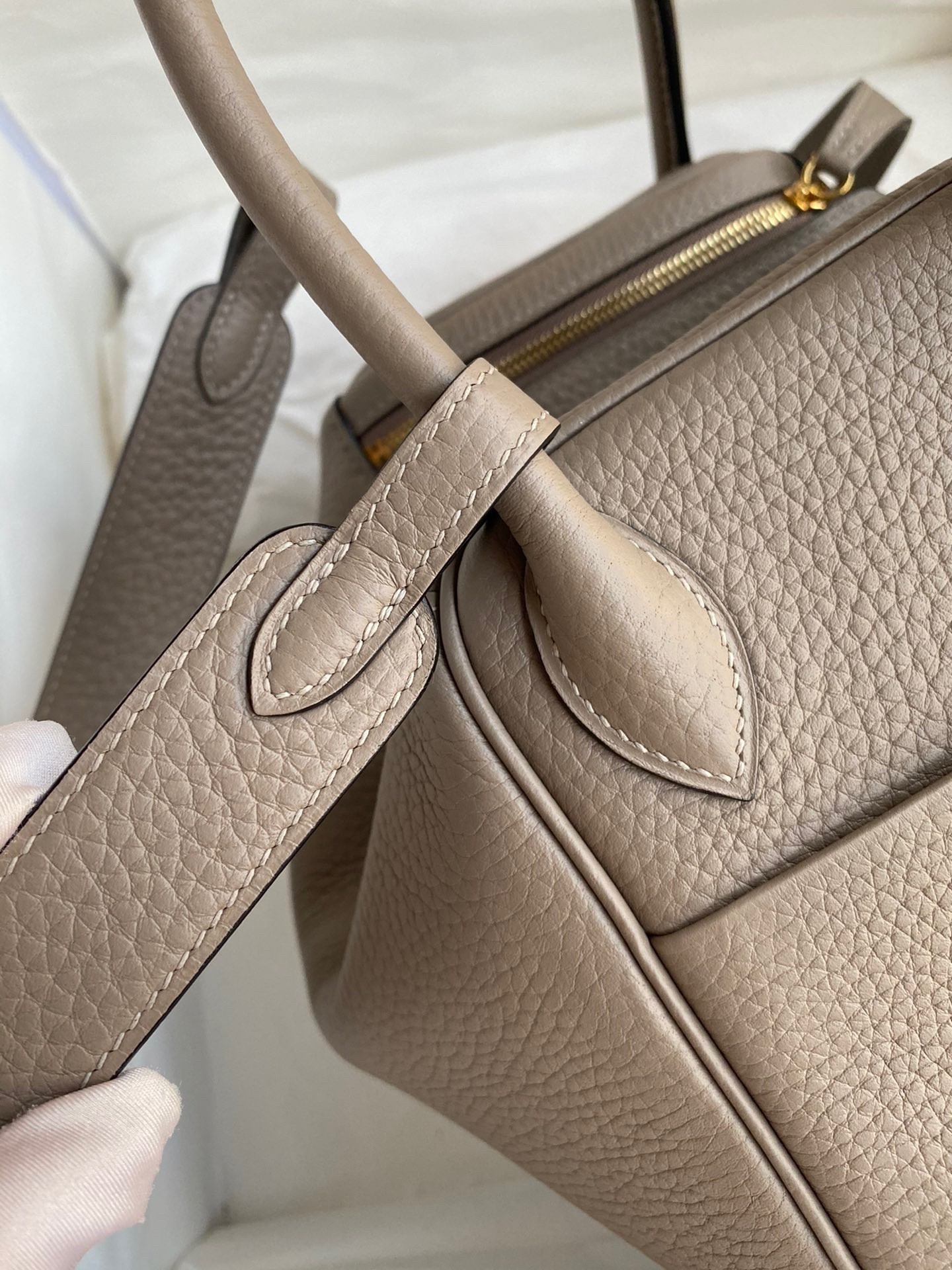 H**mes lindy 26 handmade bag in gris asphalt clemence leather