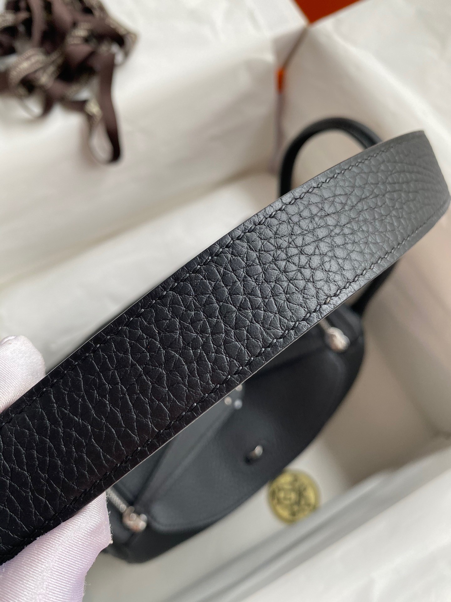 H**mes lindy 26 handmade bag in black clemence leather