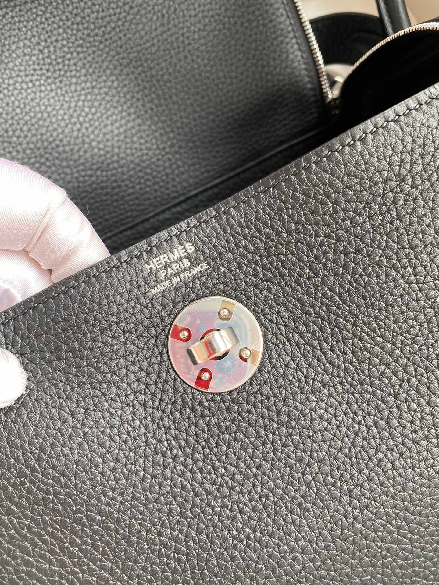 H**mes lindy 26 handmade bag in black clemence leather