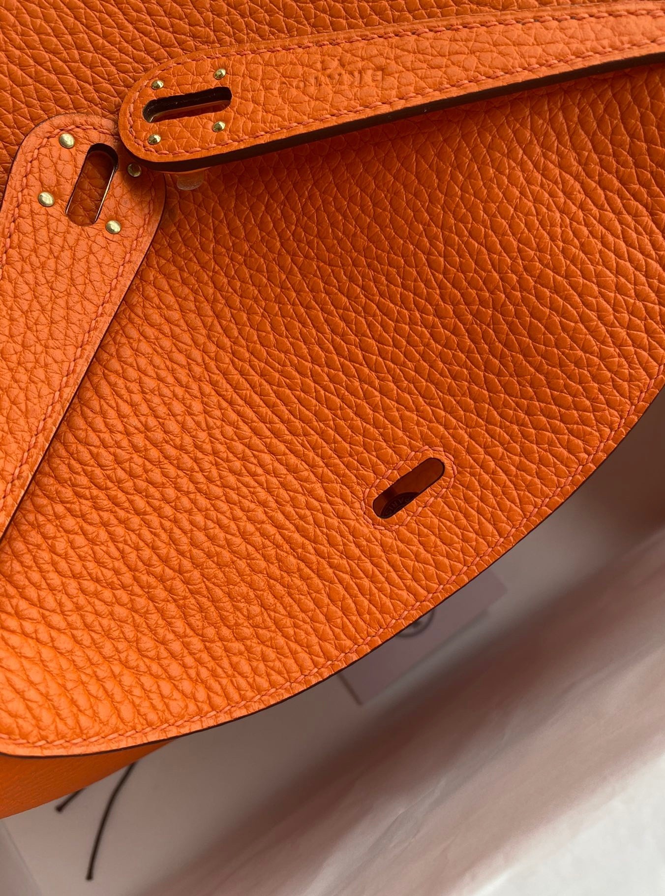H**mes lindy 26 handmade bag in orange clemence leather