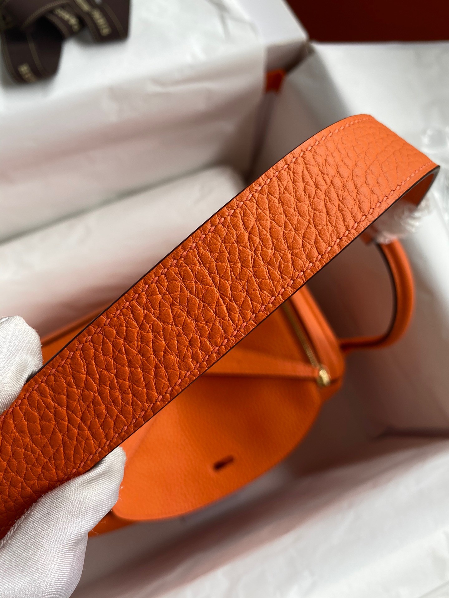 H**mes lindy 26 handmade bag in orange clemence leather