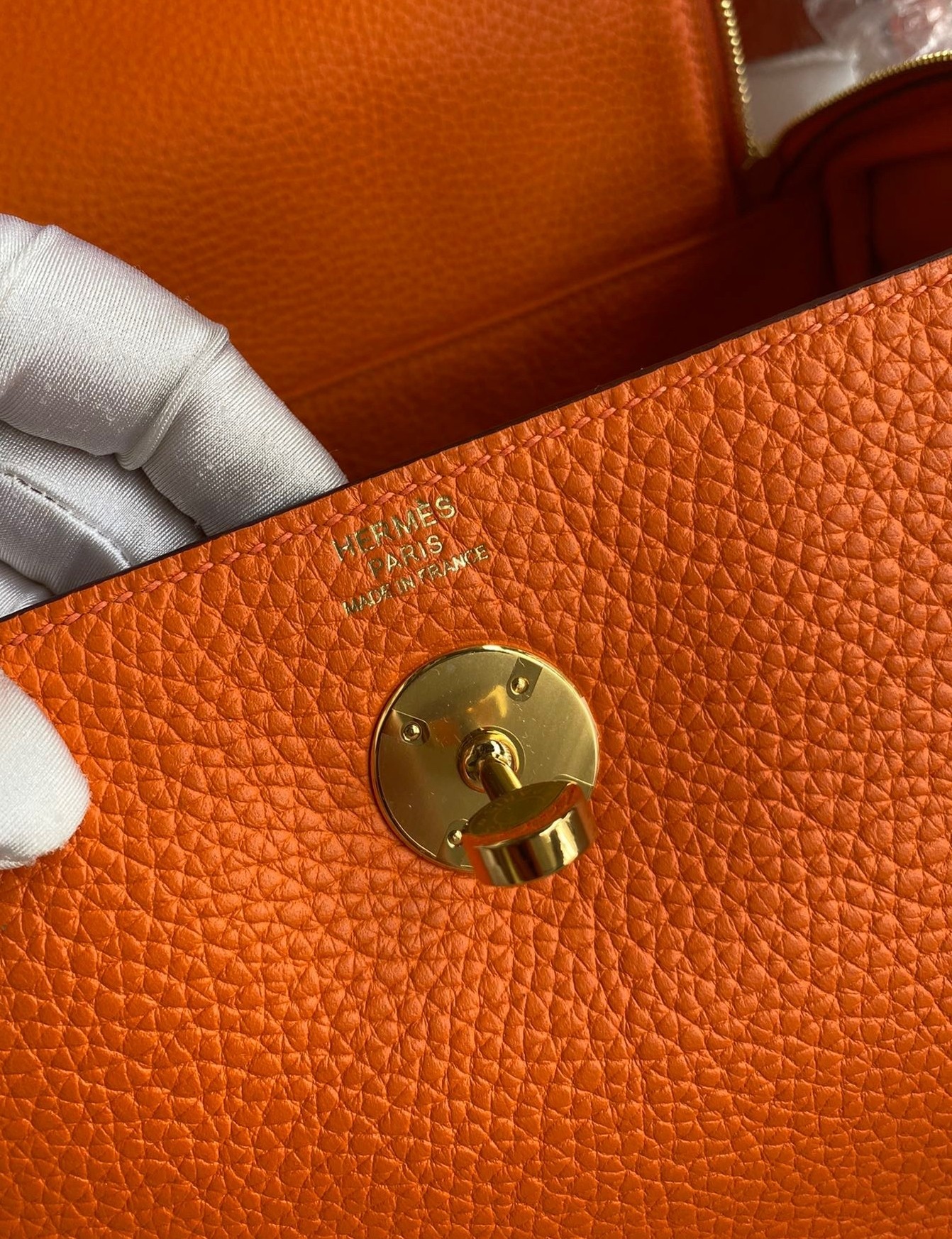 H**mes lindy 26 handmade bag in orange clemence leather