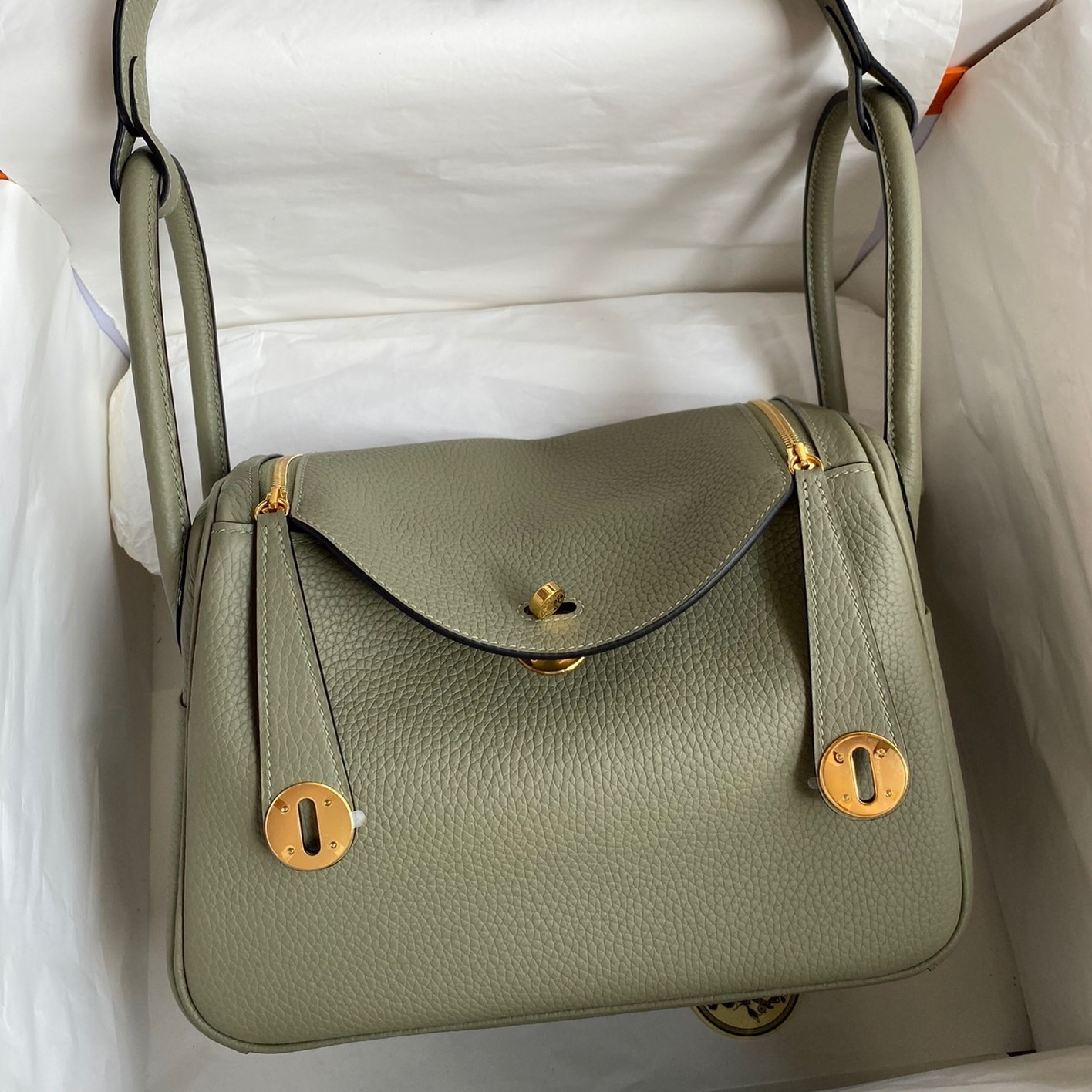 H**mes lindy 26 handmade bag in sauge clemence leather