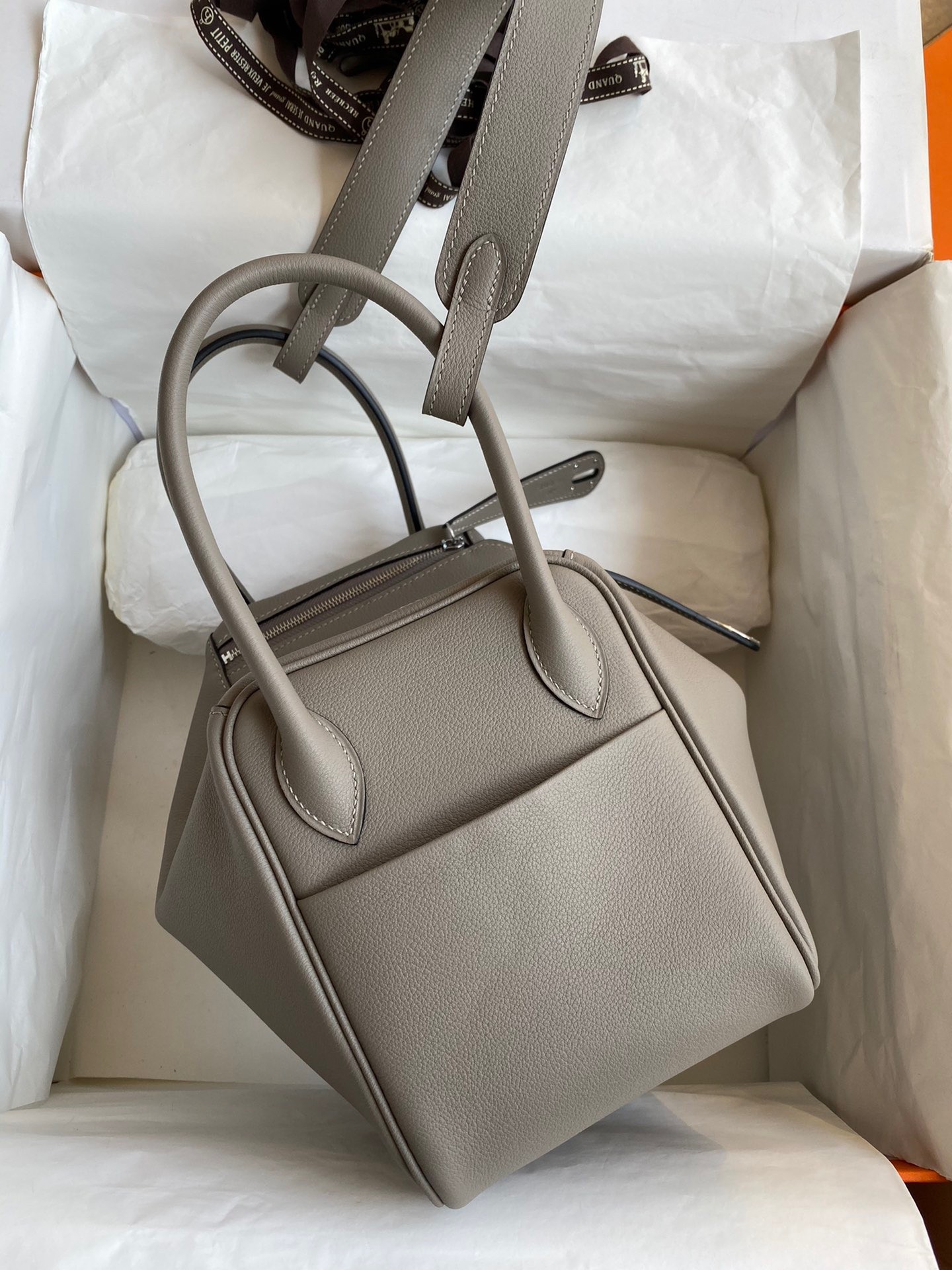 H**mes lindy 26 handmade bag in gris asphalt evercolor leather