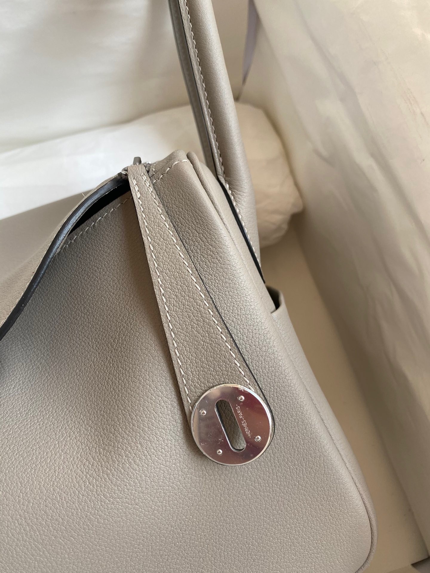 H**mes lindy 26 handmade bag in gris asphalt evercolor leather