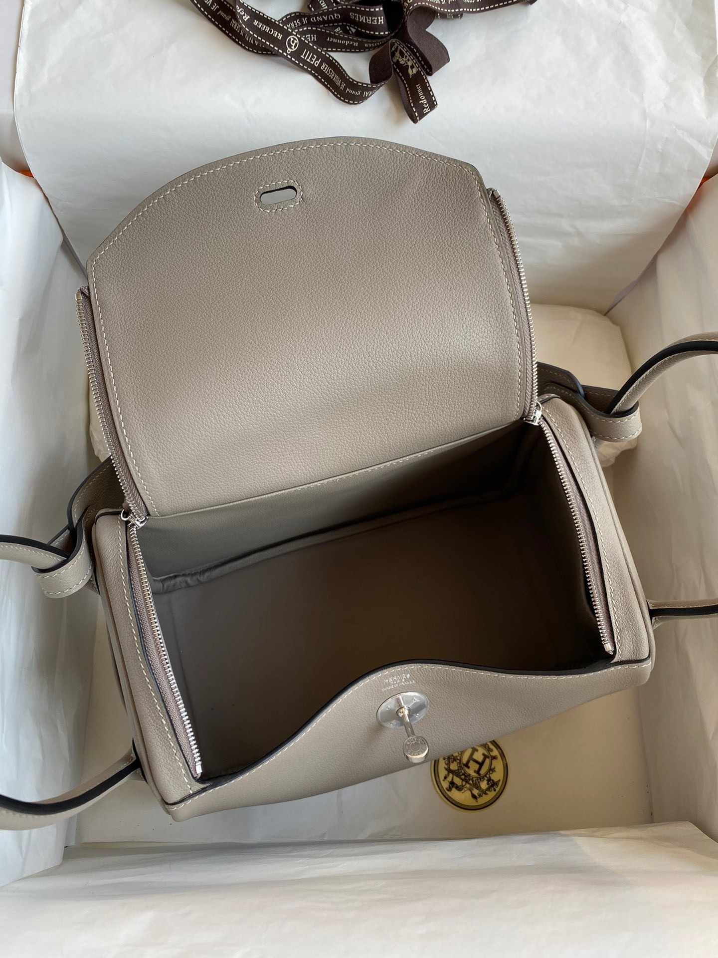 H**mes lindy 26 handmade bag in gris asphalt evercolor leather