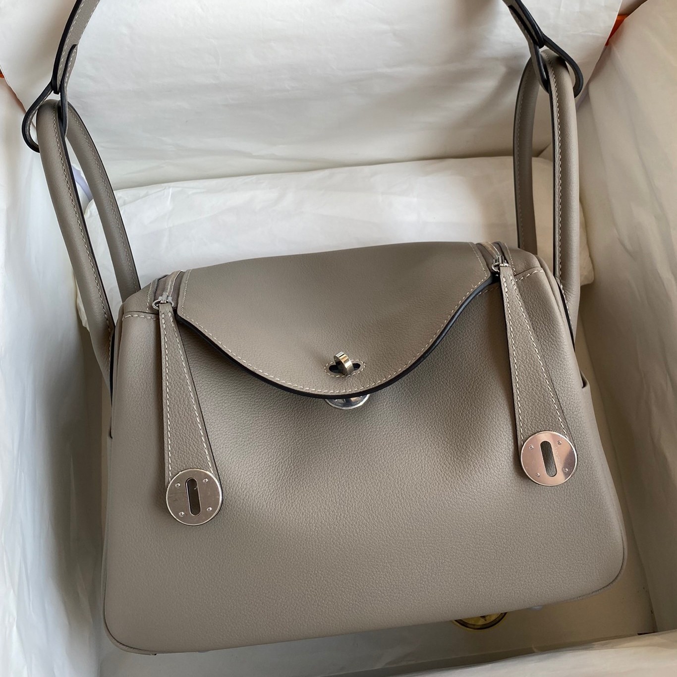 H**mes lindy 26 handmade bag in gris asphalt evercolor leather