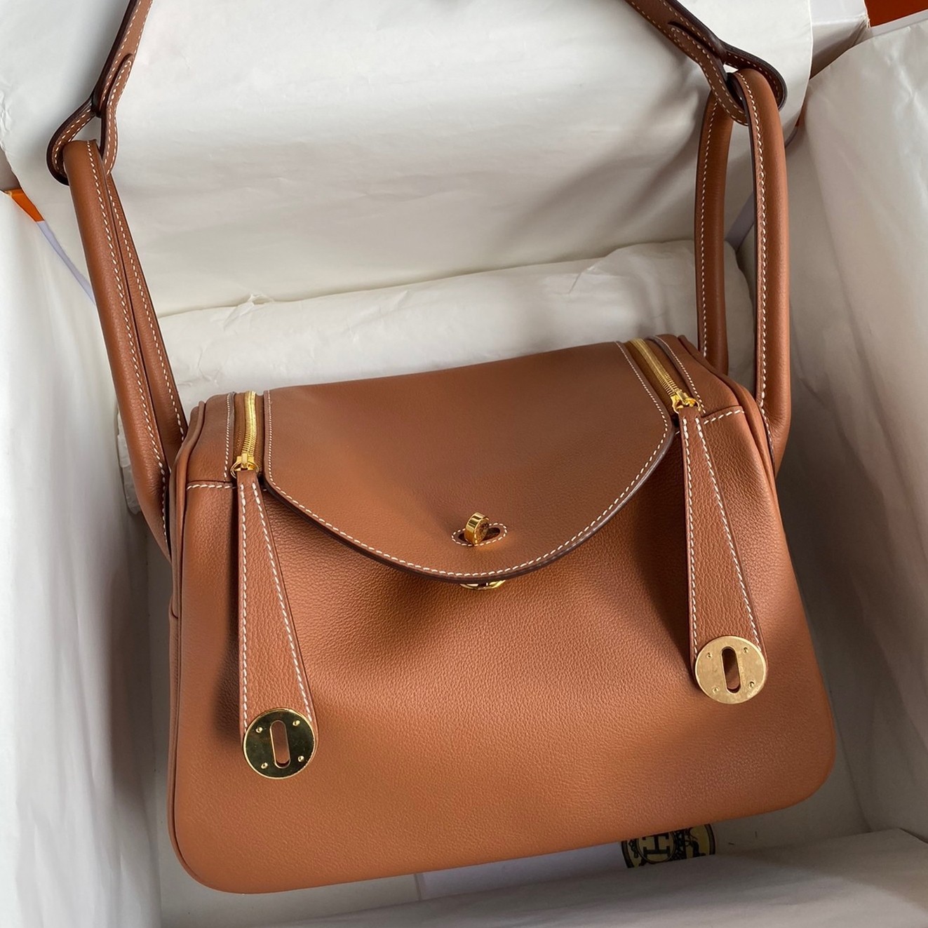 H**mes lindy 26 handmade bag in gold evercolor leather