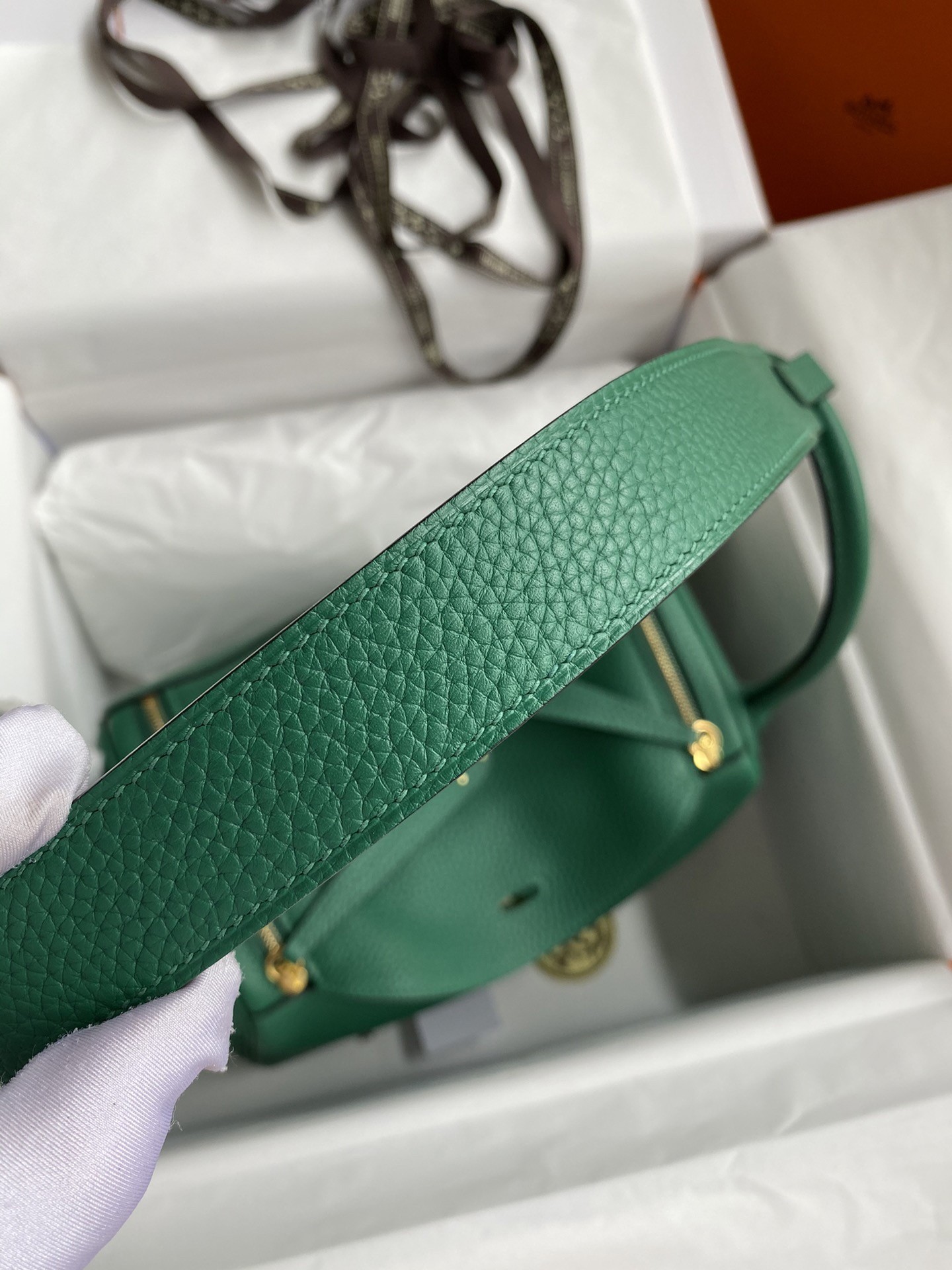 H**mes lindy 30 handmade bag in malachite clemence leather