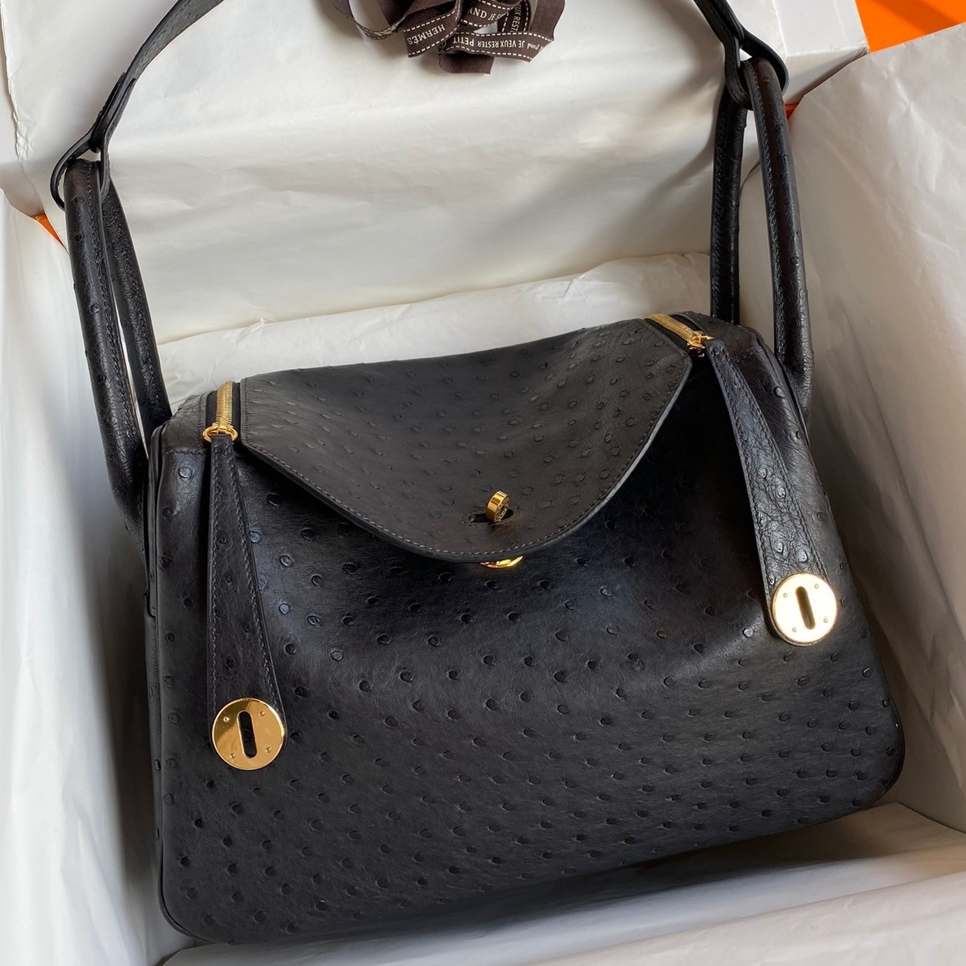 H**mes lindy 30 handmade bag in black ostrich leather