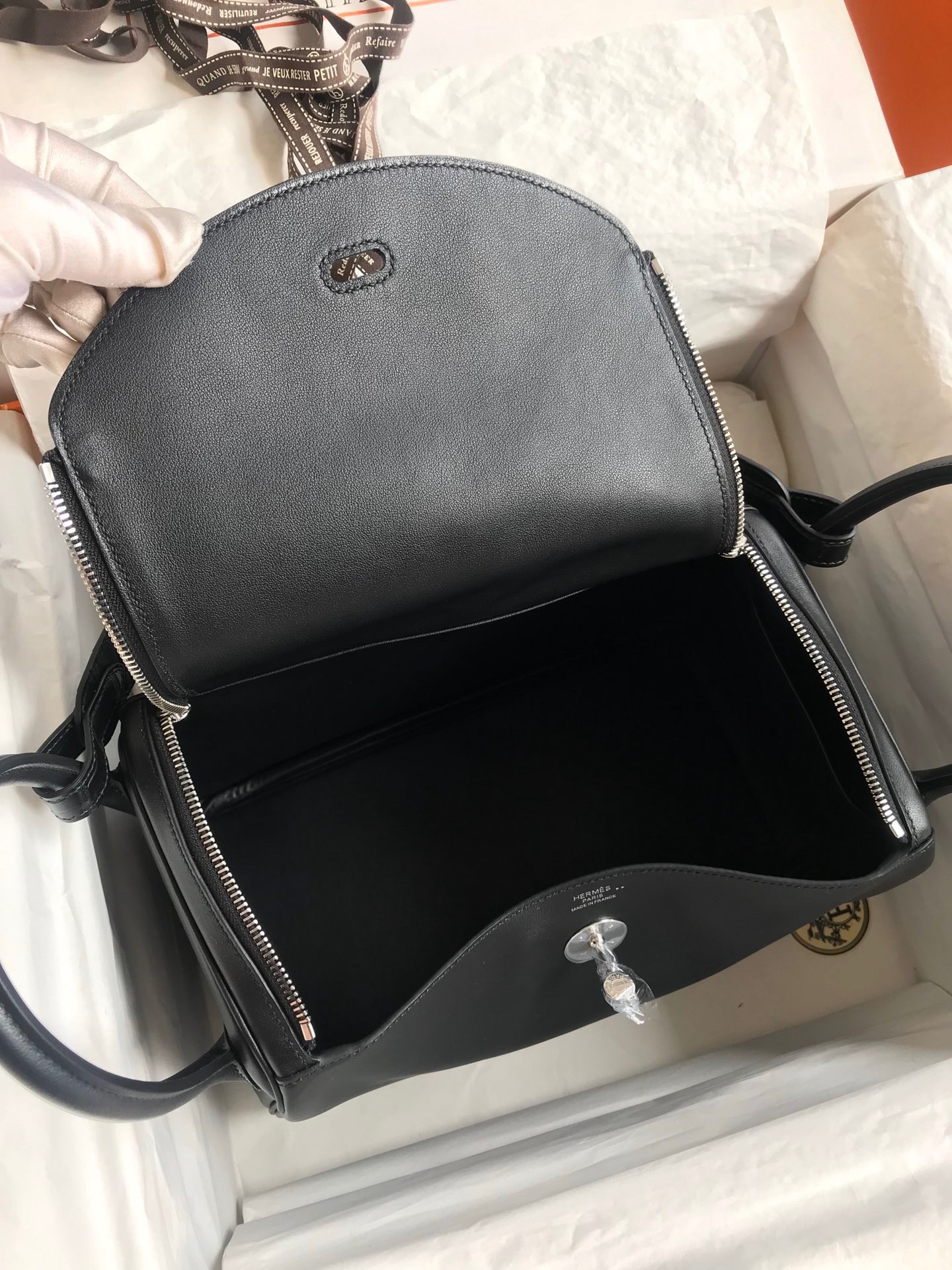 H**mes touch lindy 30 handmade bag in black swift calfskin