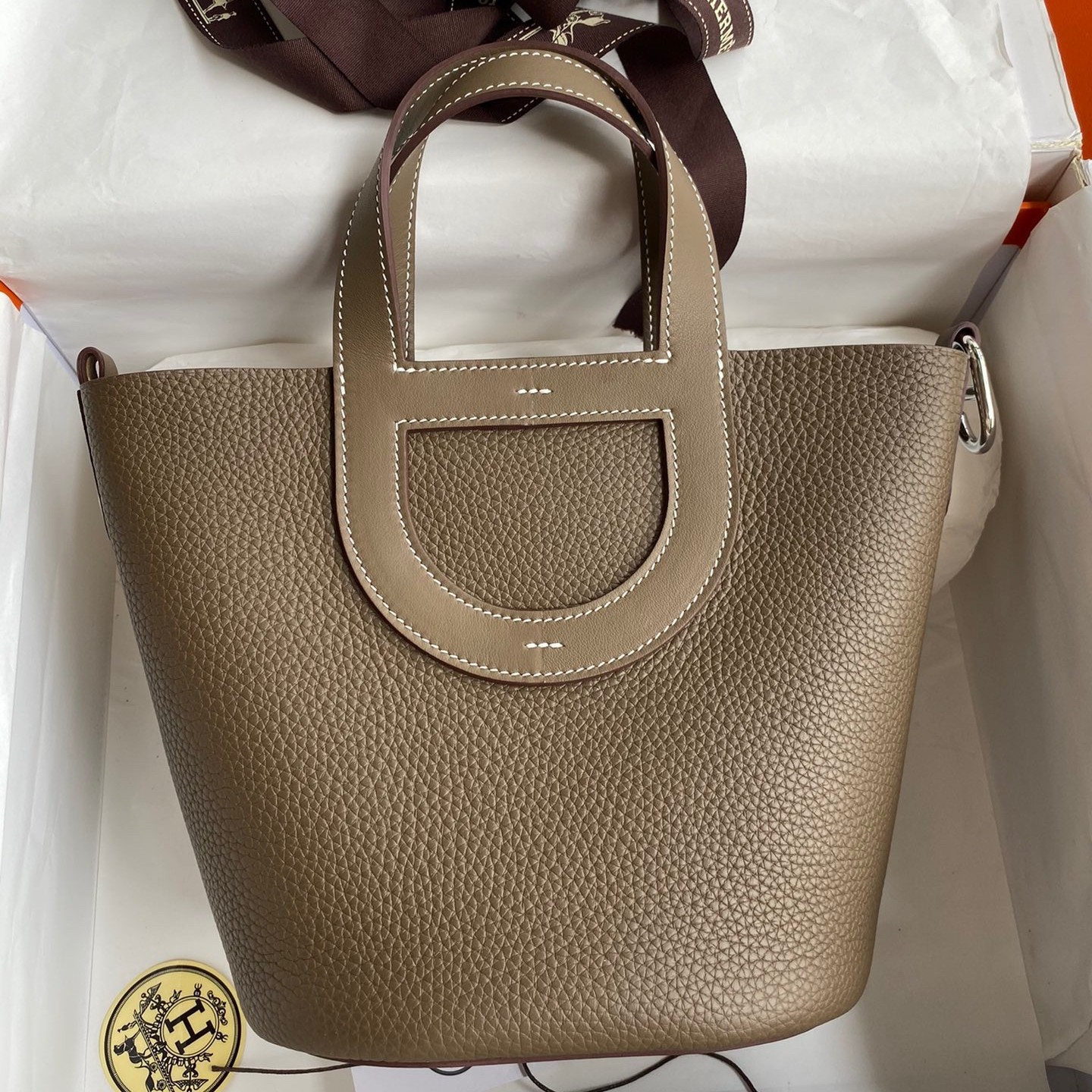 H**mes in the loop 18 handmade bag in taupe clemence leatherther