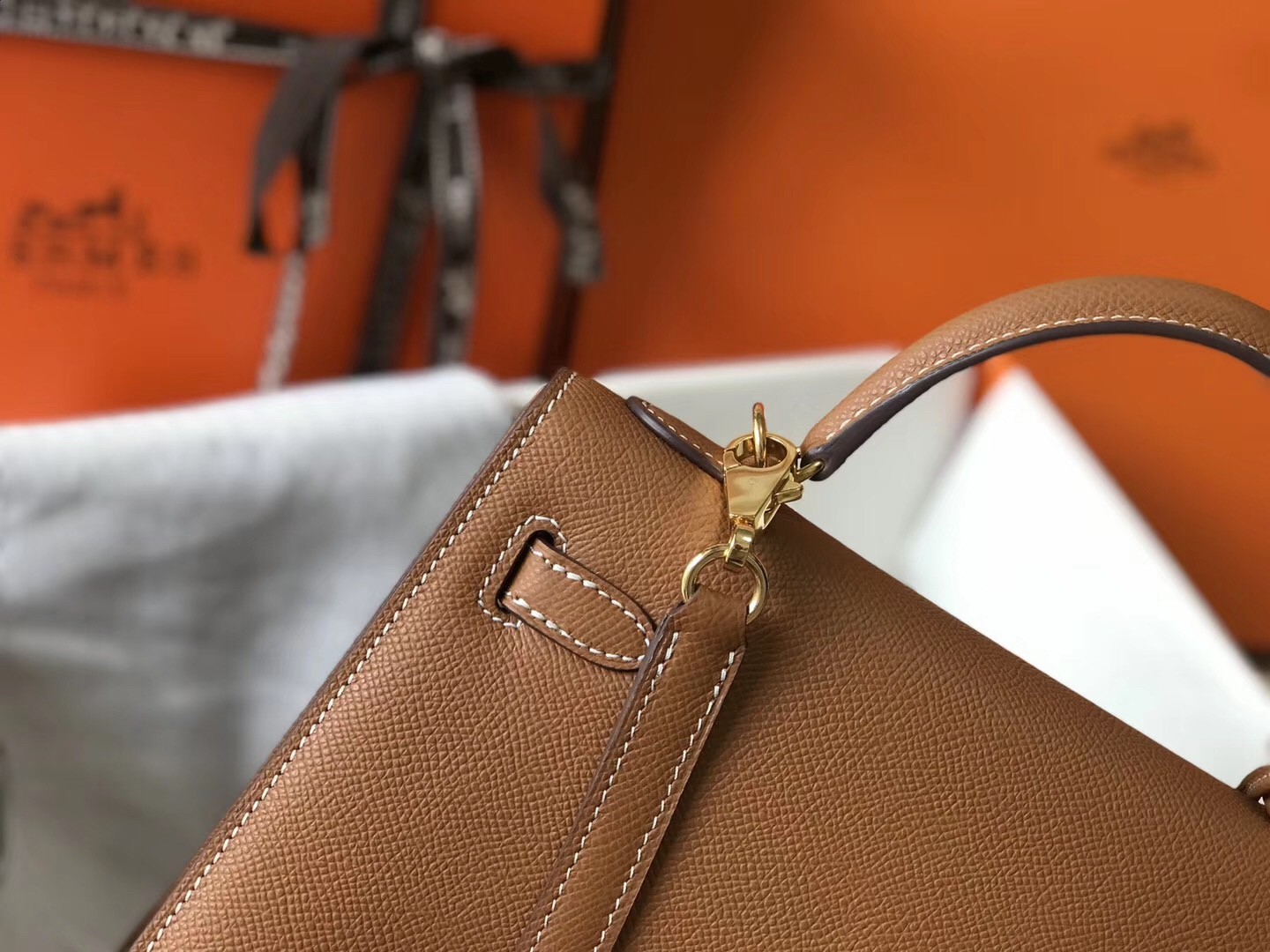H**mes kelly 25cm sellier bag in gold epsom leather