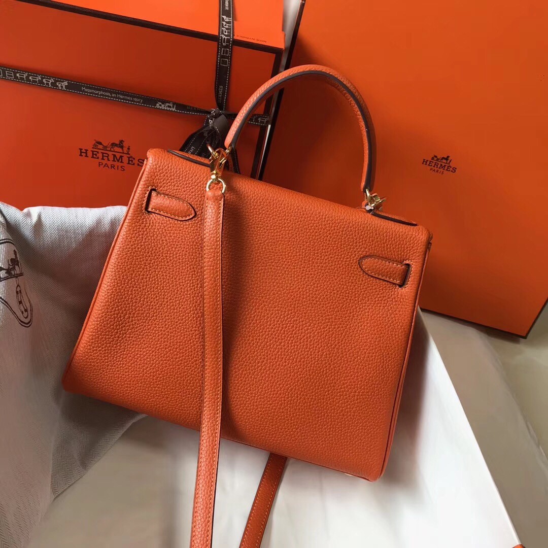 H**mes kelly 28cm retourne bag in orange clemence leather