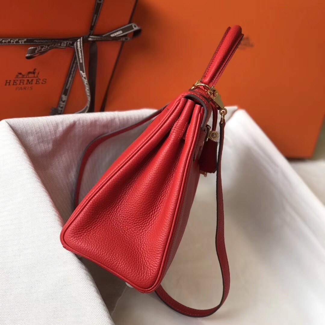 H**mes kelly 28cm retourne bag in red clemence leather