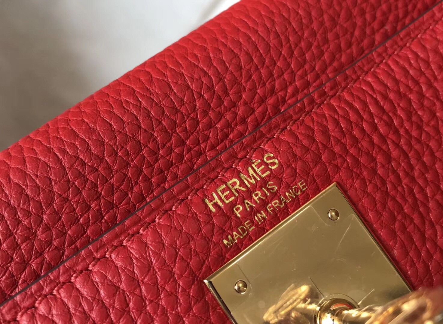 H**mes kelly 28cm retourne bag in red clemence leather